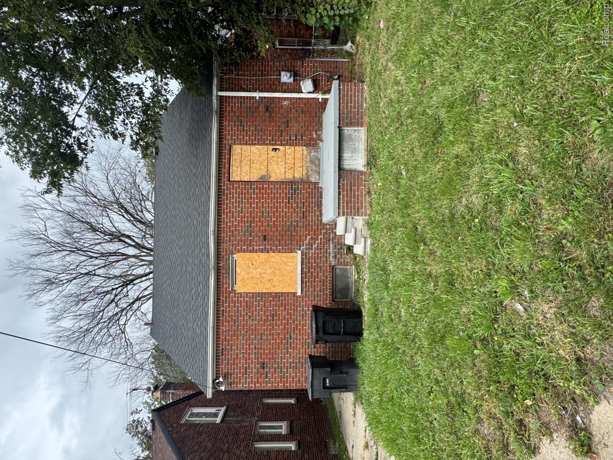 9816 Balfour Road Property Photo 21