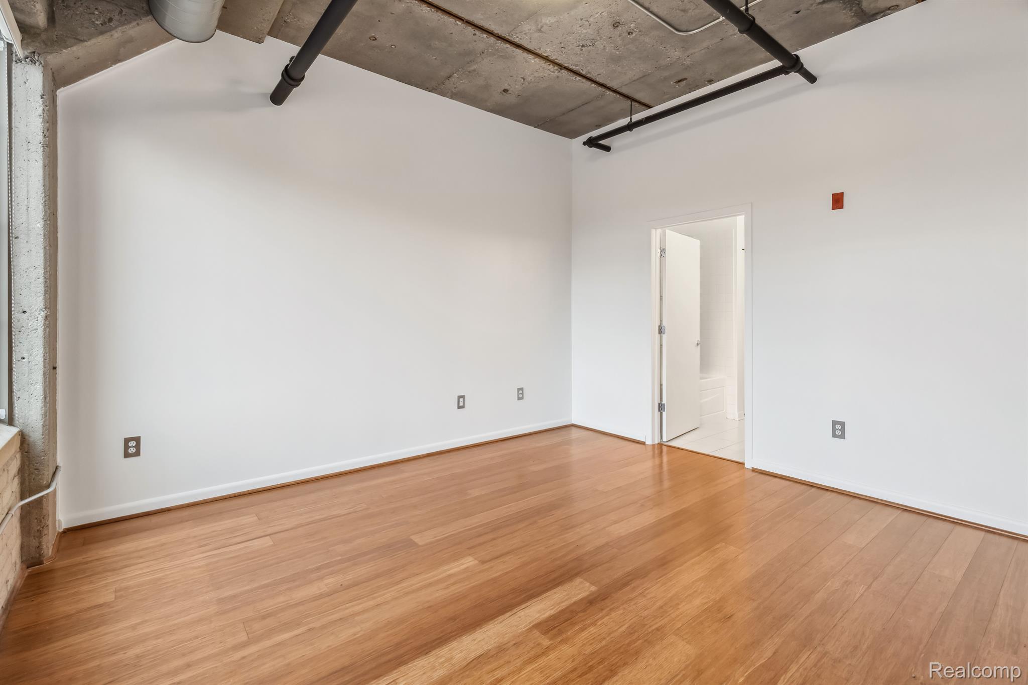 315 2nd Street 416 Property Photo 13