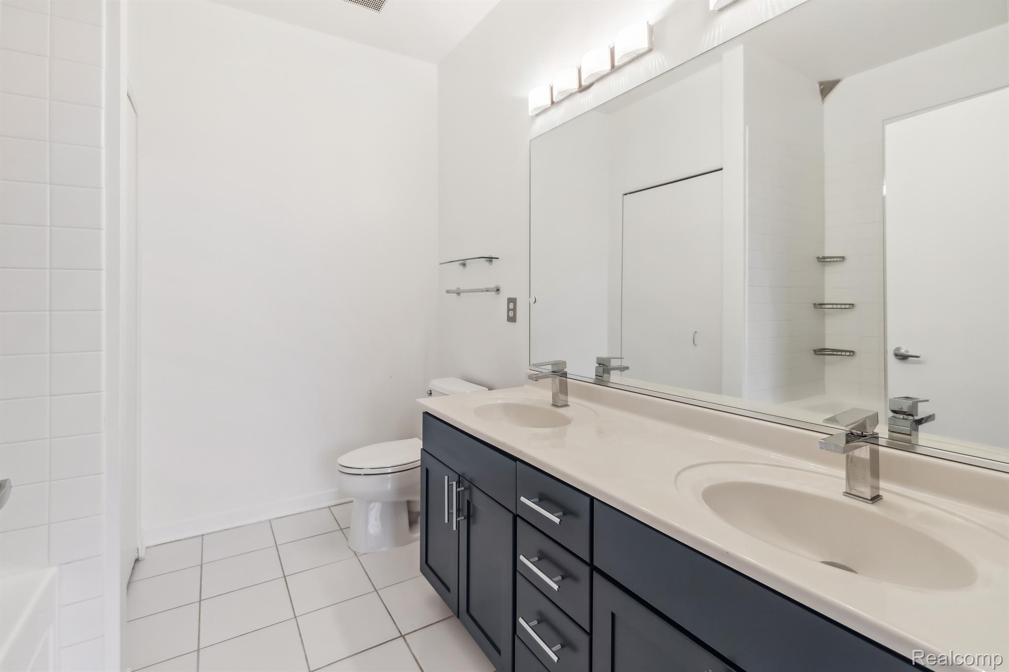 315 2nd Street 416 Property Photo 17