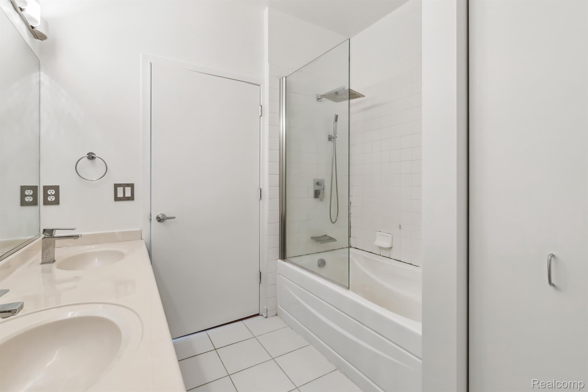 315 2nd Street 416 Property Photo 18