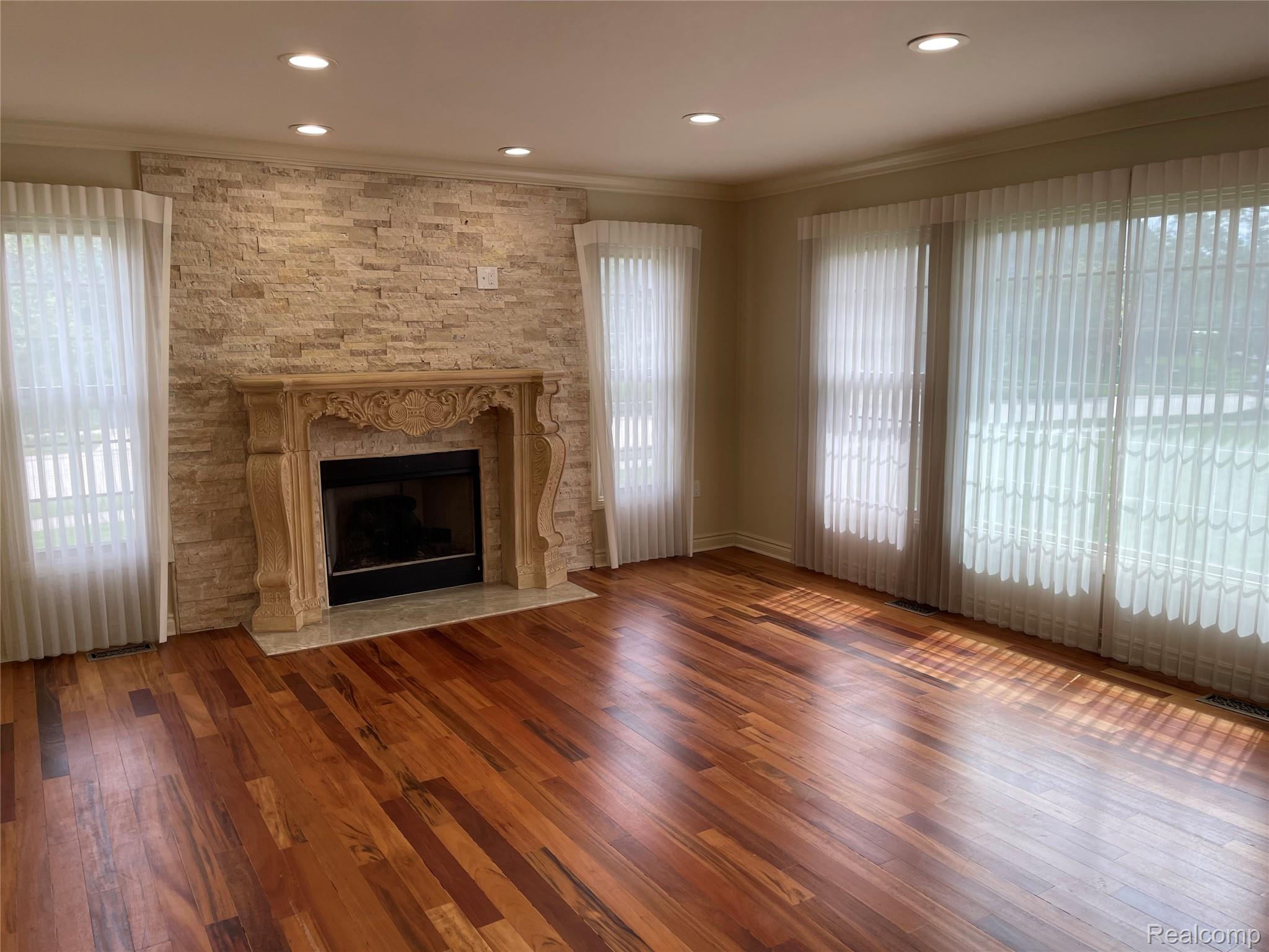 45856 Bristol Circle Property Photo 5