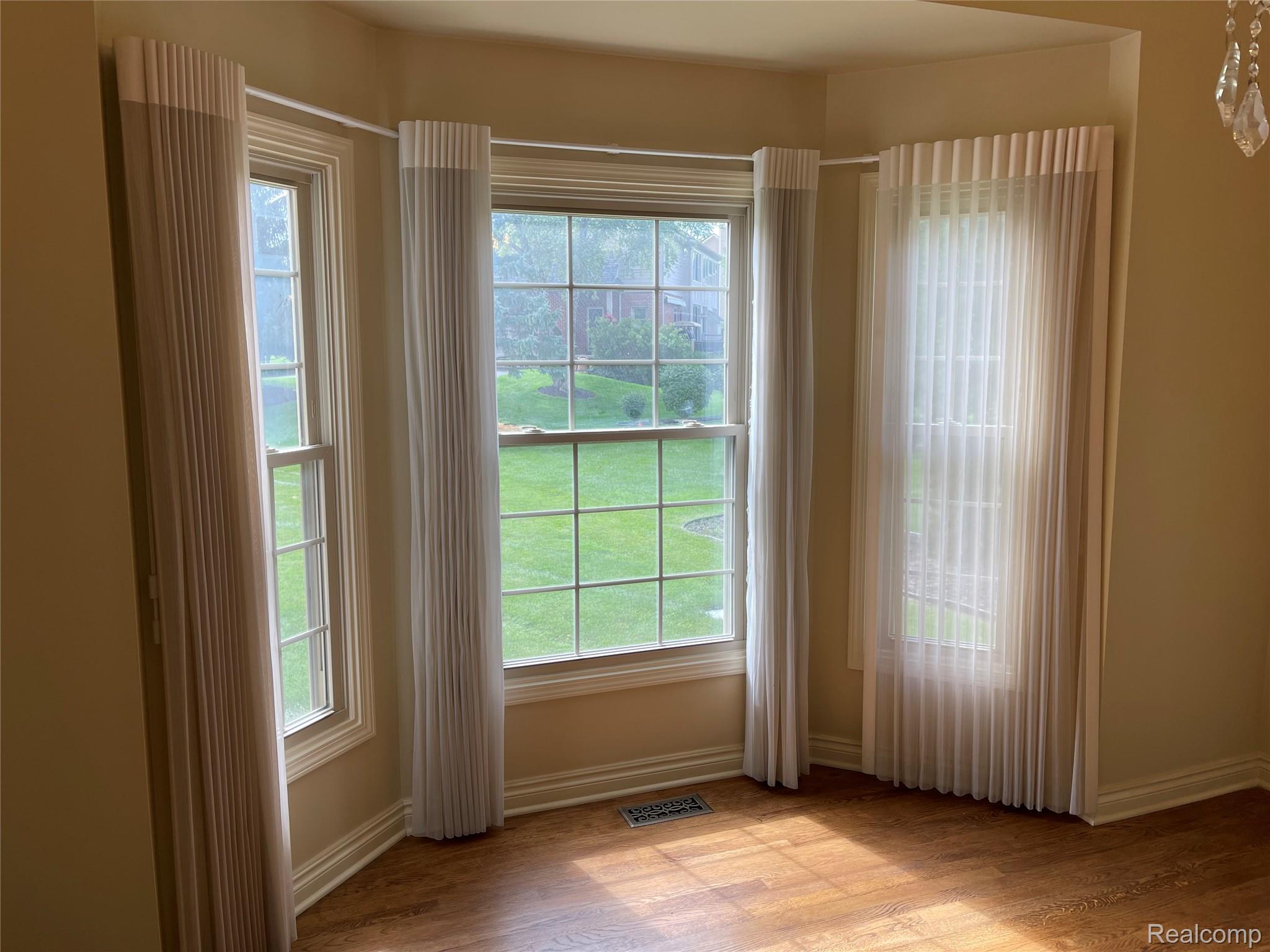 45856 Bristol Circle Property Photo 11