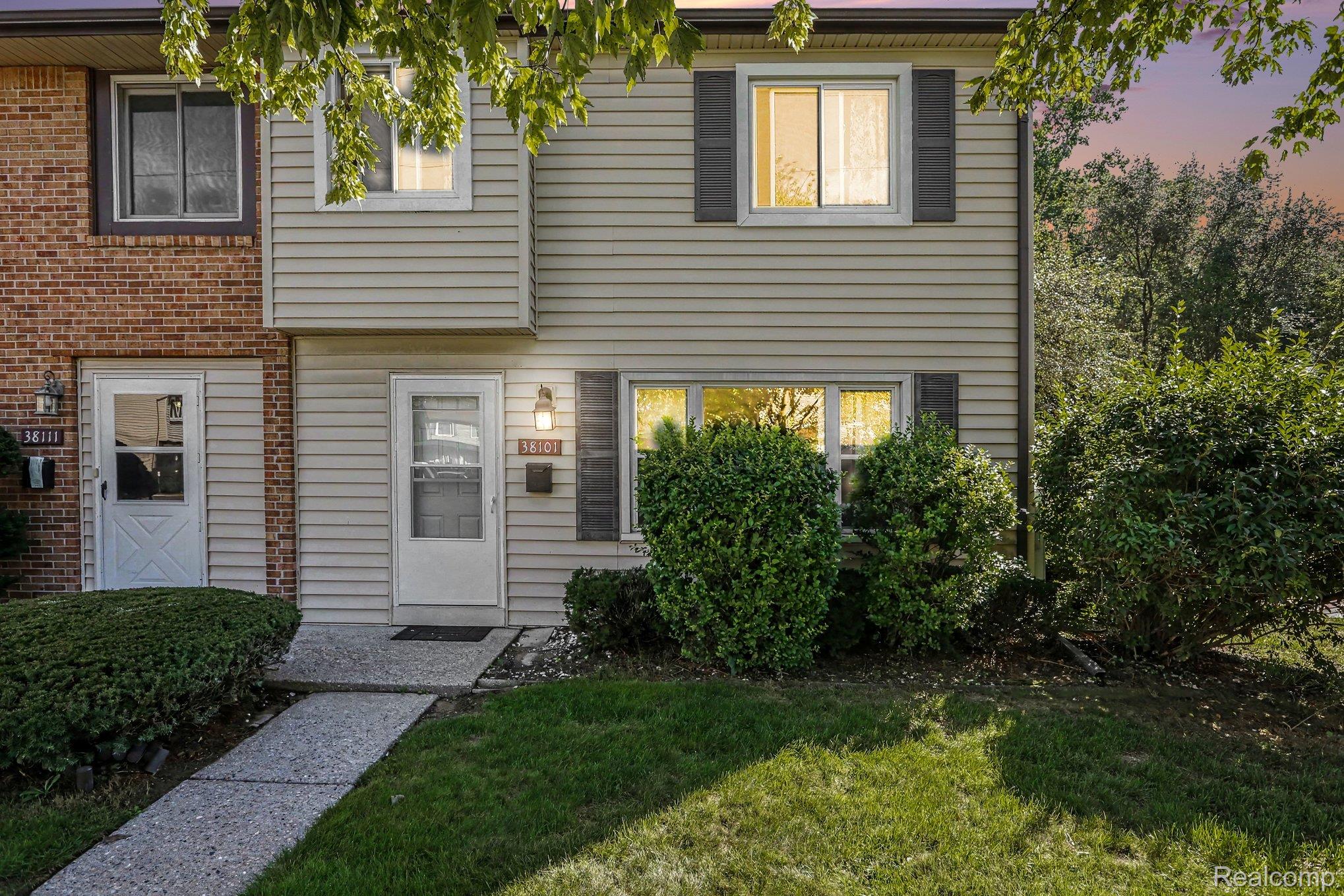 38101 Carolon Boulevard Property Photo 1