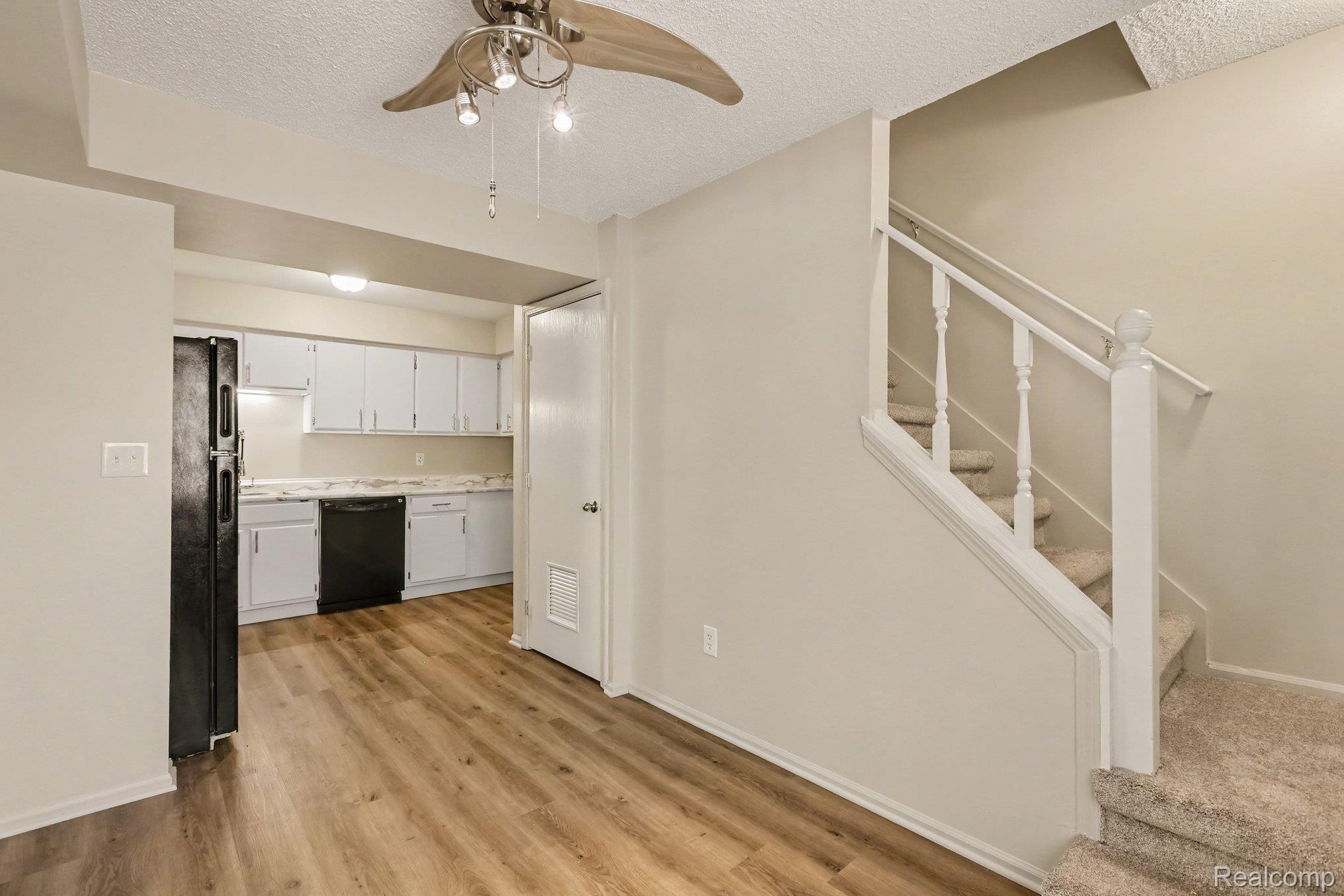 38101 Carolon Boulevard Property Photo 8