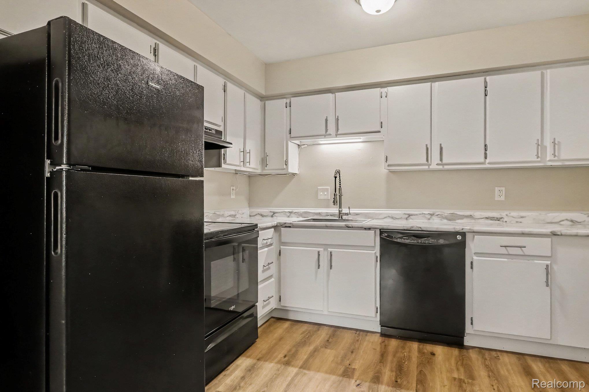 38101 Carolon Boulevard Property Photo 10
