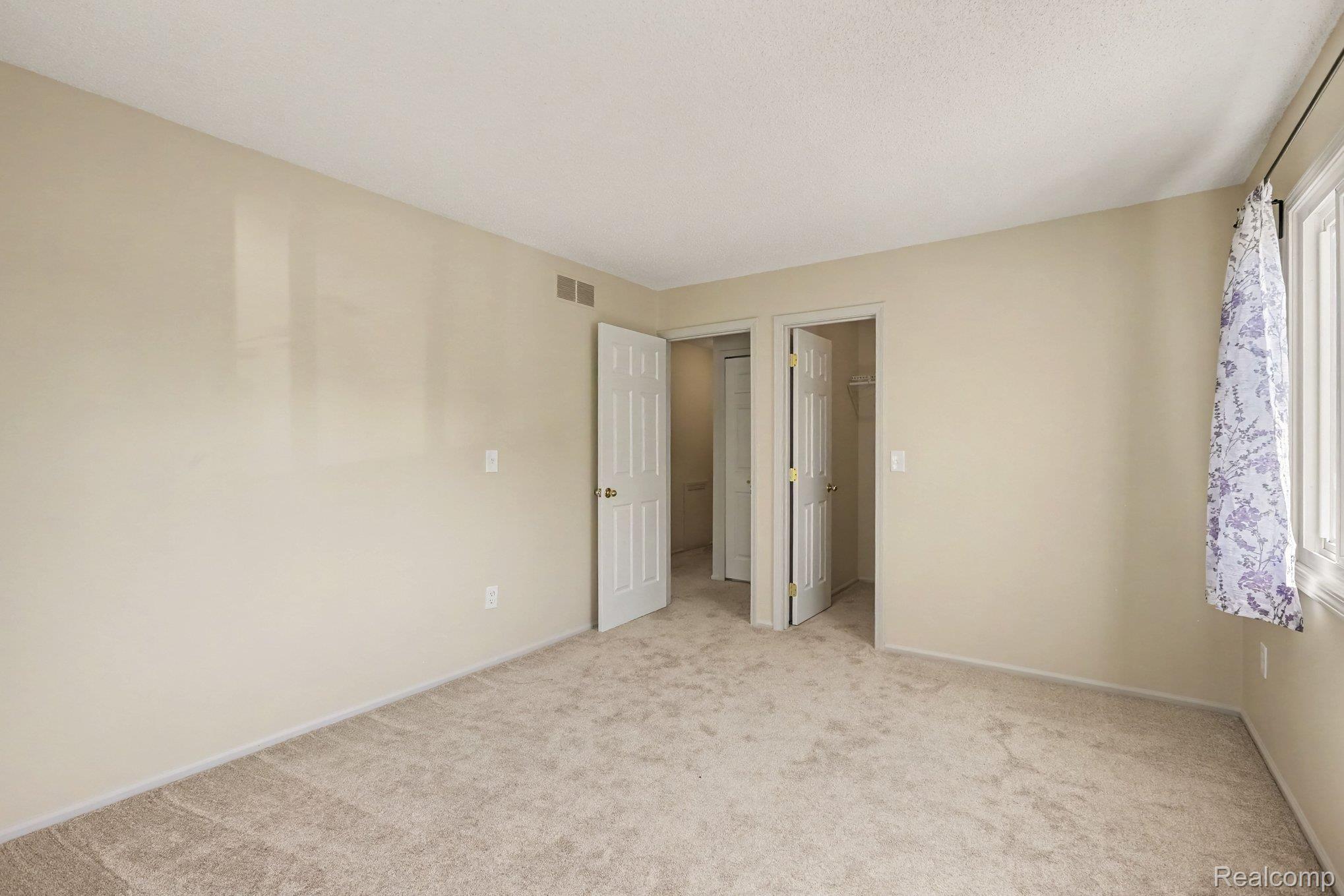 38101 Carolon Boulevard Property Photo 12