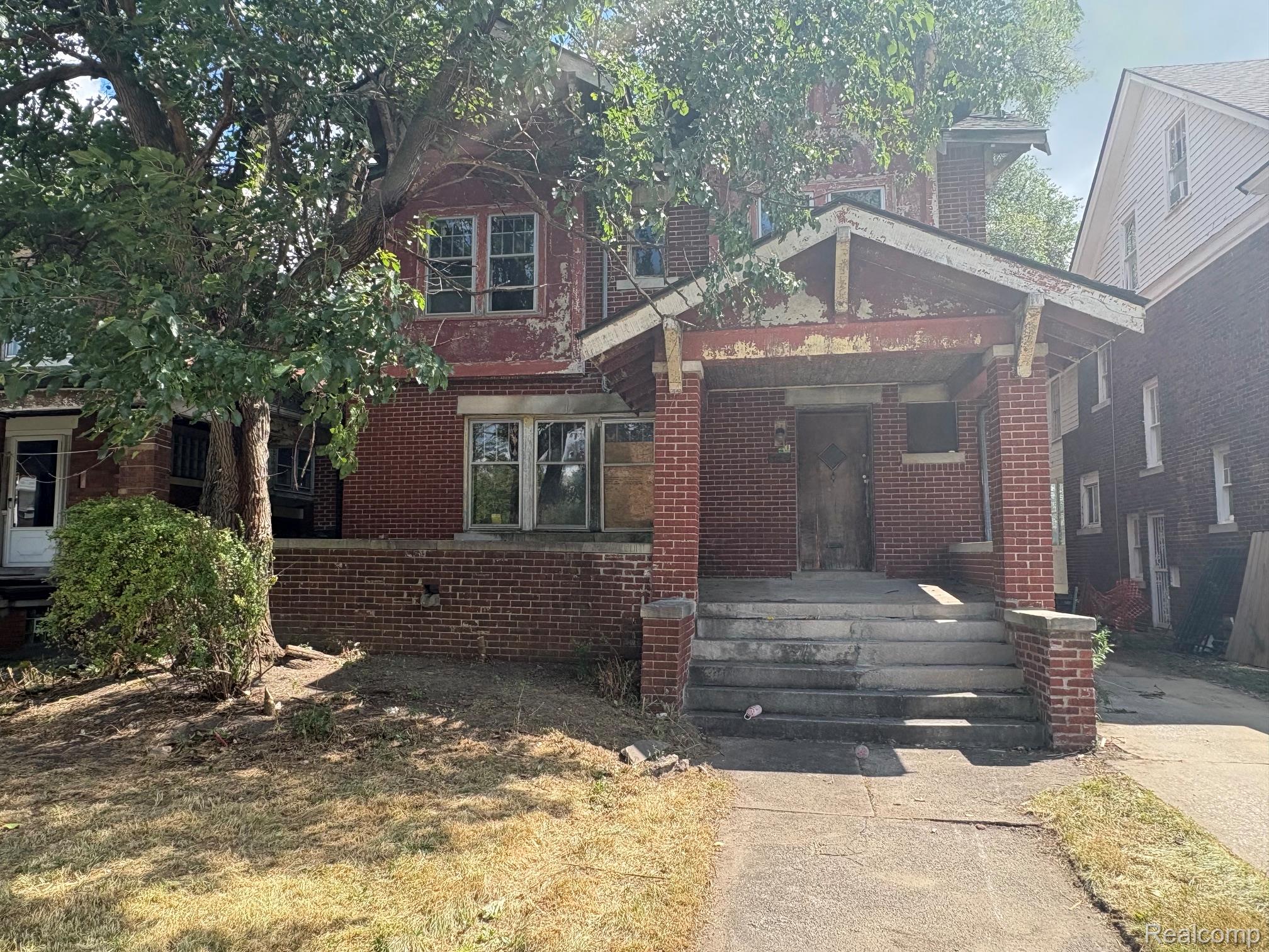 1727 Edison Street Property Photo 1