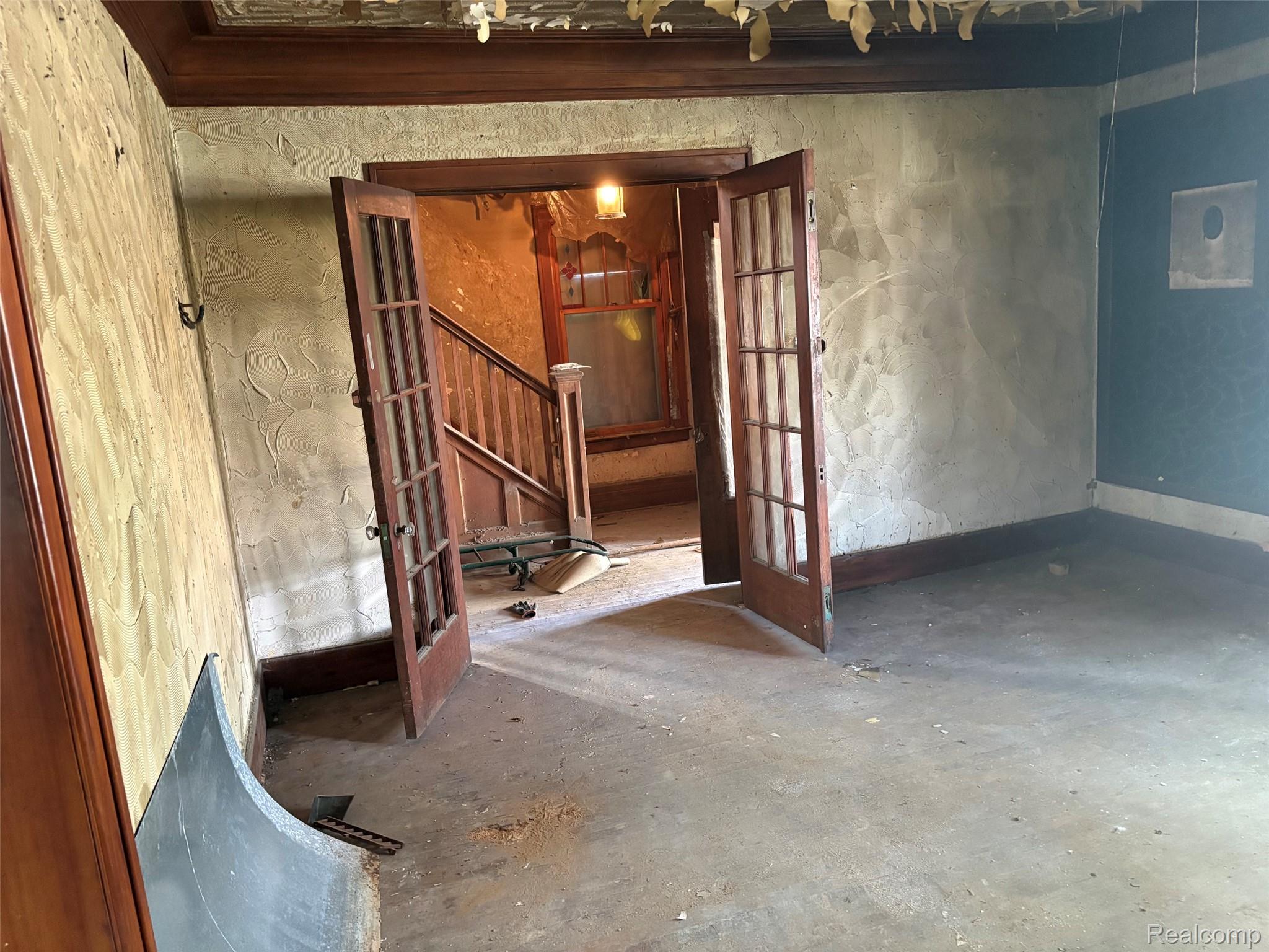 1727 Edison Street Property Photo 2