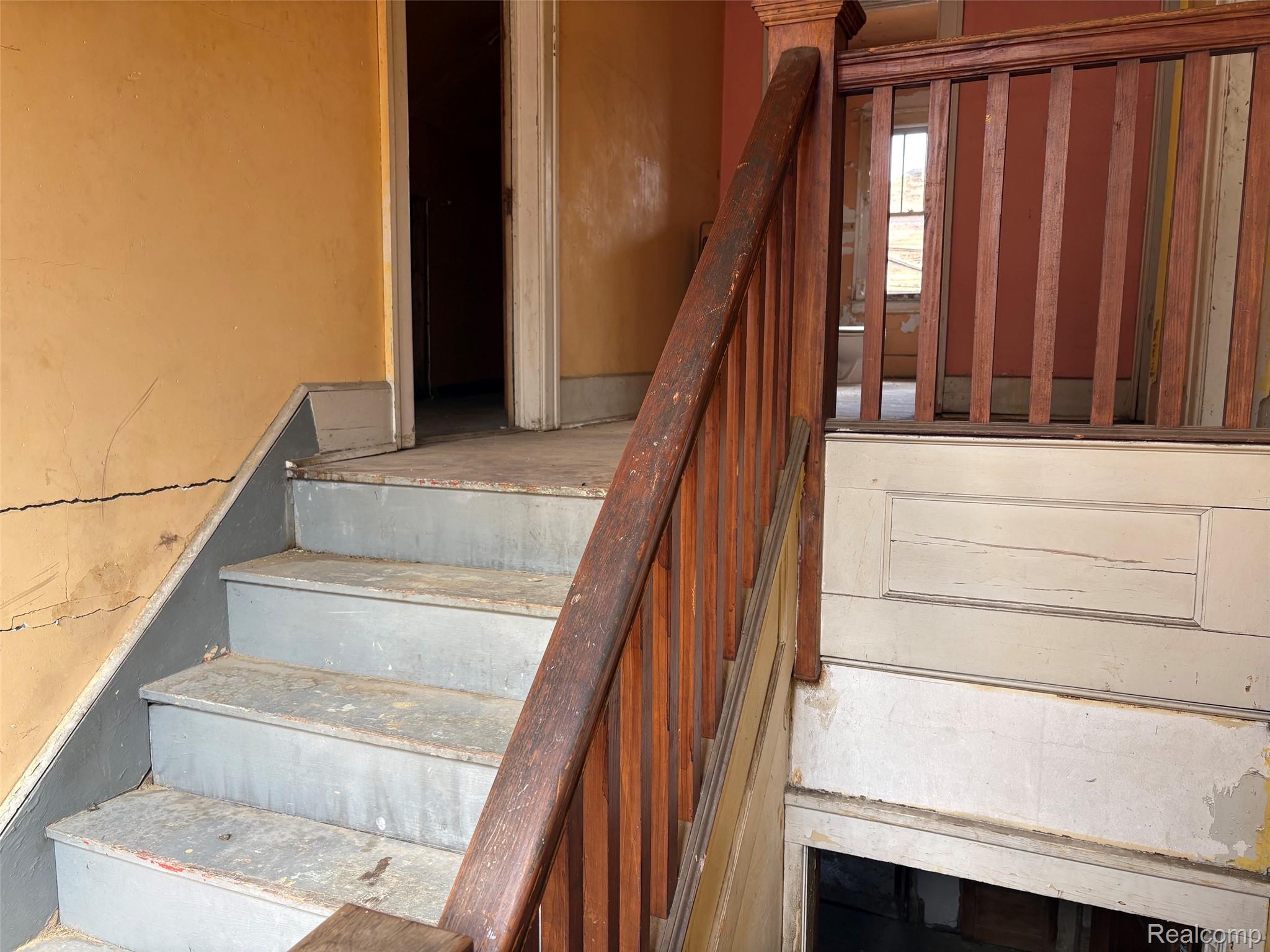 1727 Edison Street Property Photo 5