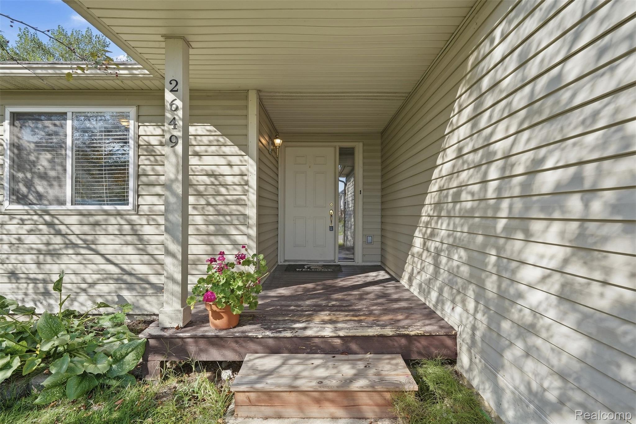 2649 Thistlewood Drive Property Photo 7