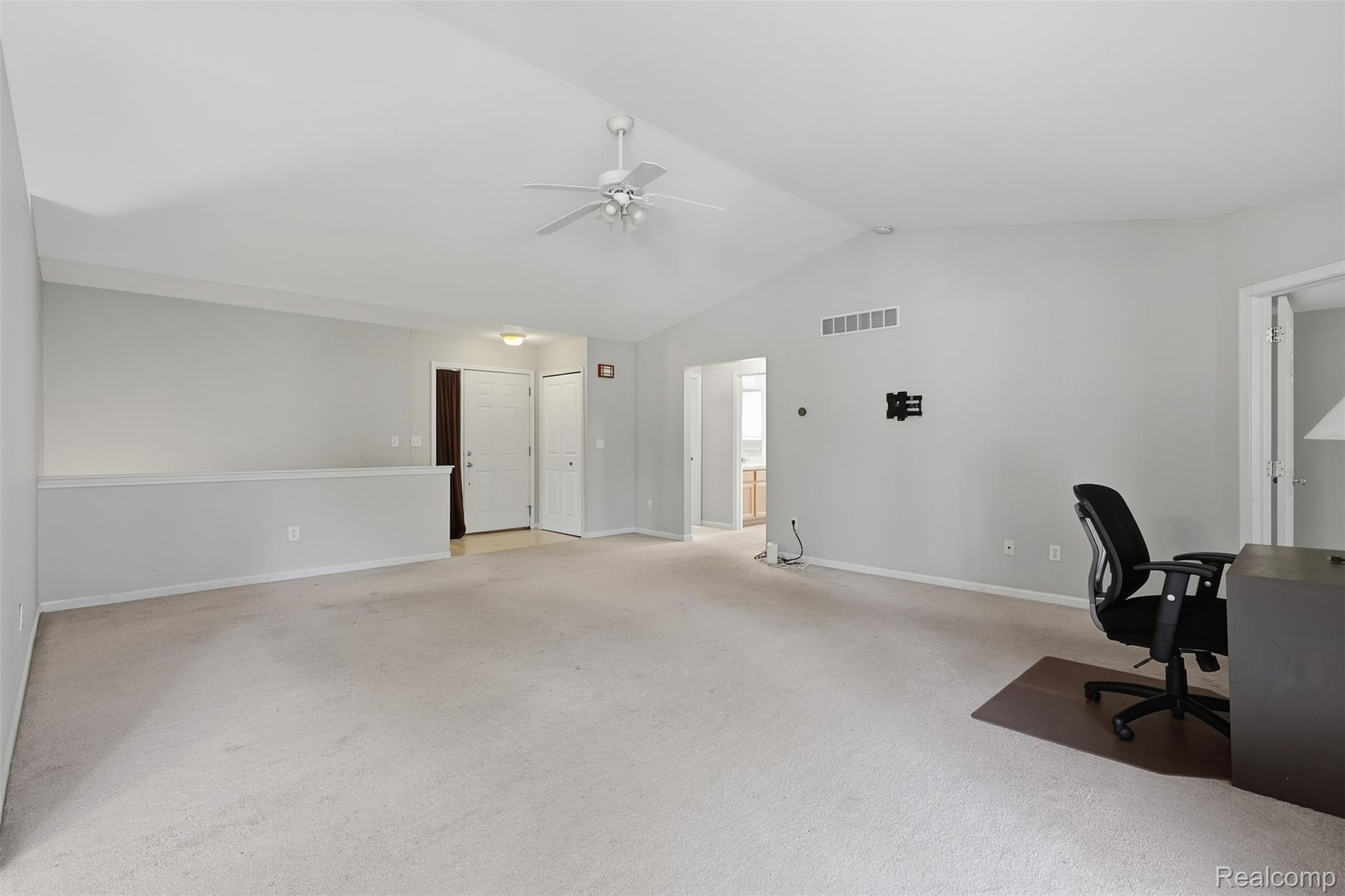 2649 Thistlewood Drive Property Photo 8