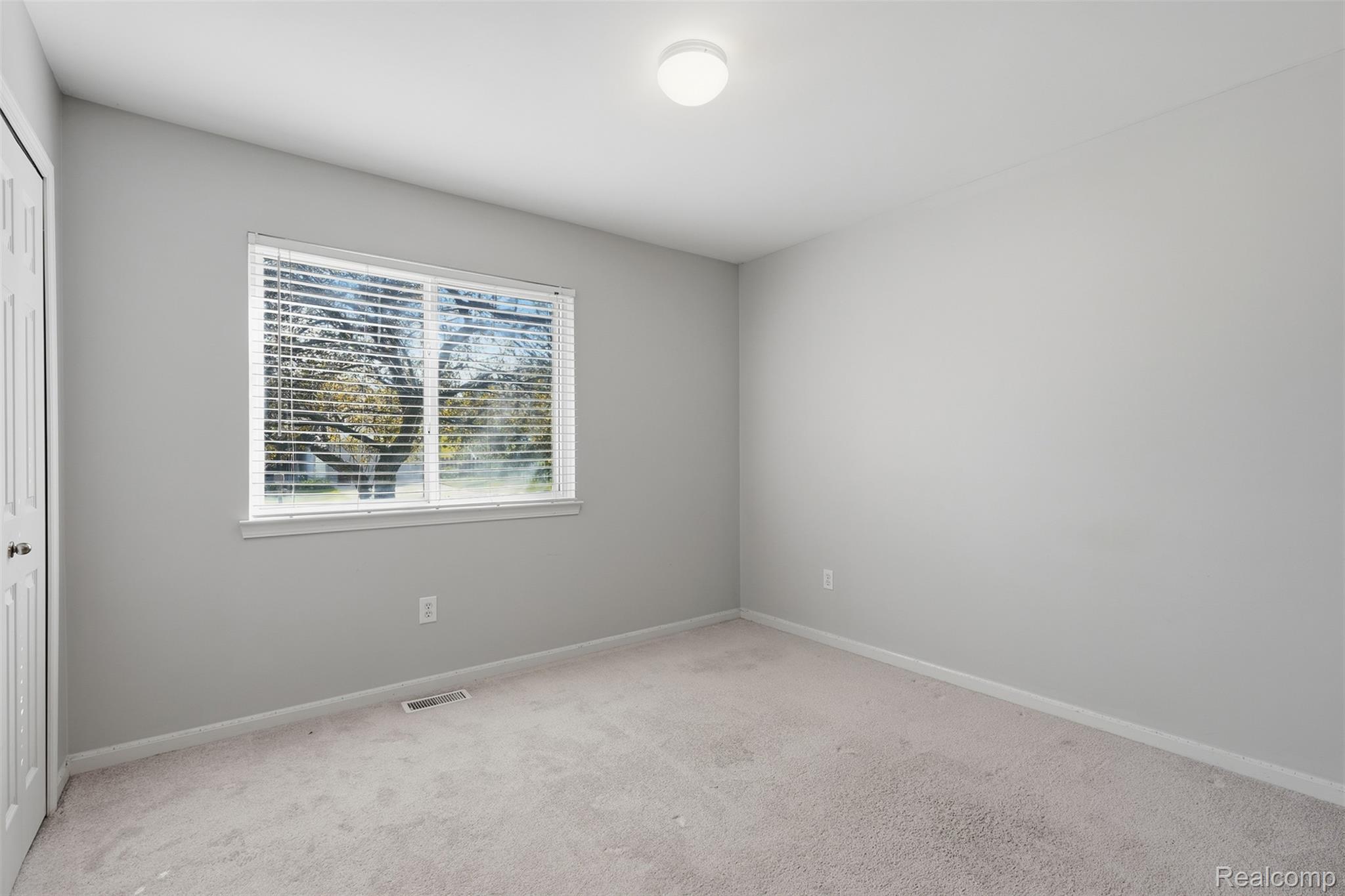2649 Thistlewood Drive Property Photo 20