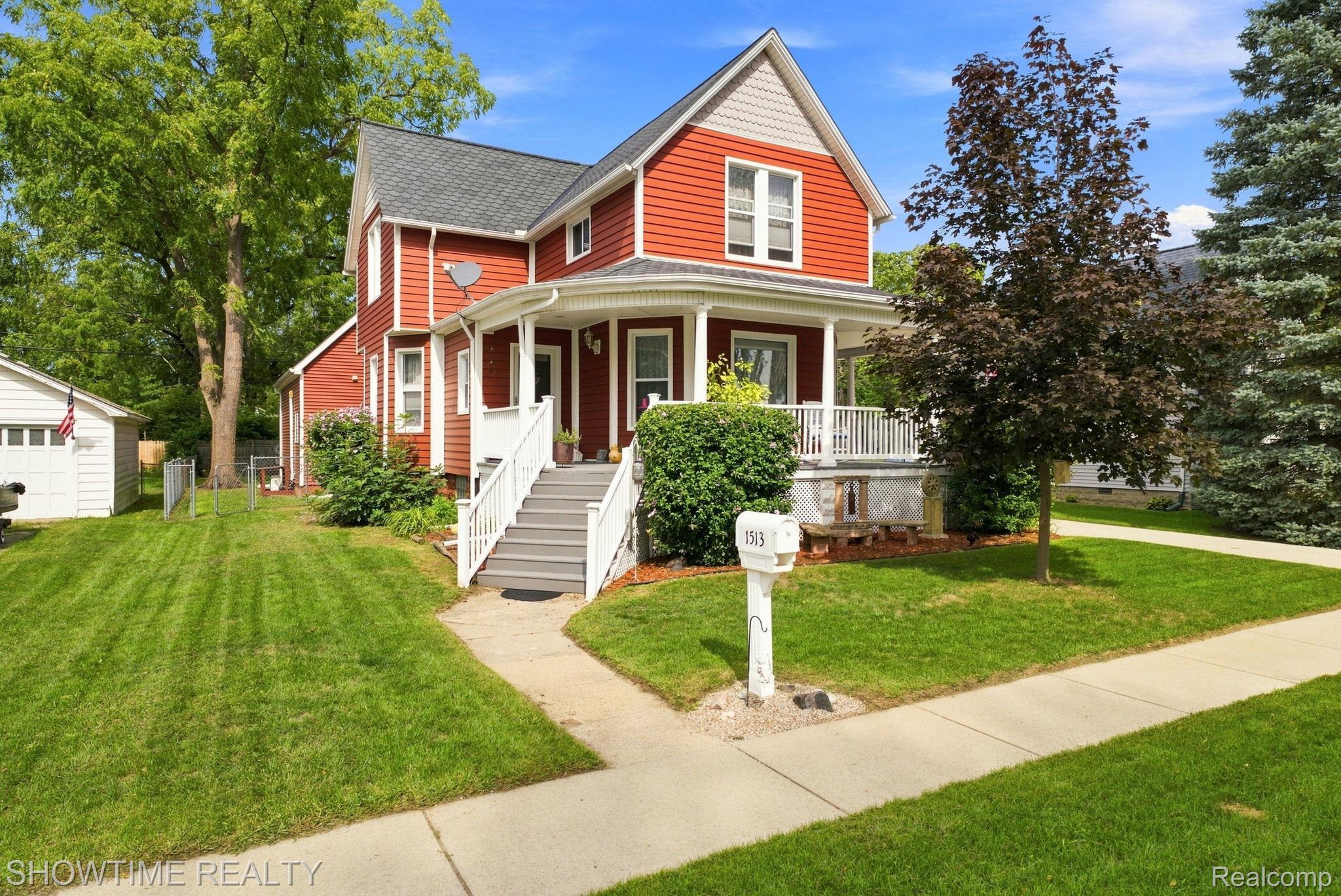 1513 Saint Clair Boulevard Property Photo 2