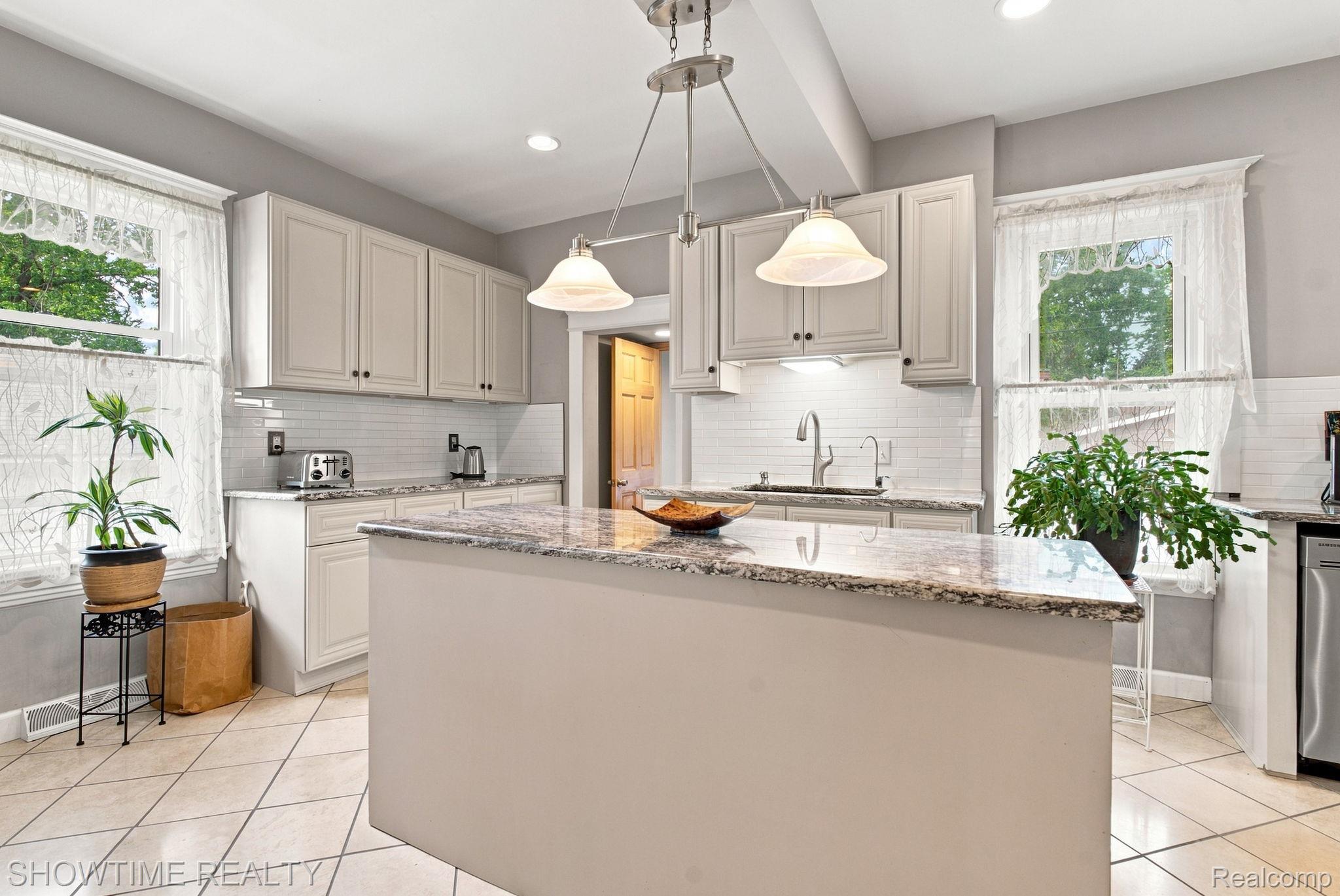 1513 Saint Clair Boulevard Property Photo 11