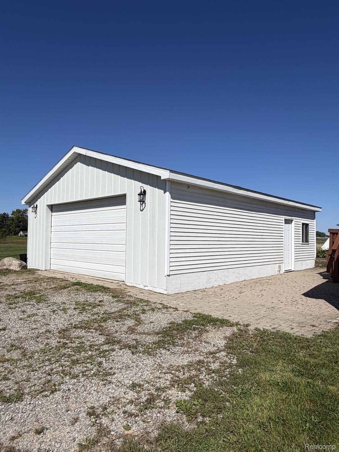 1313 E Murphy Lake Road Property Photo 2