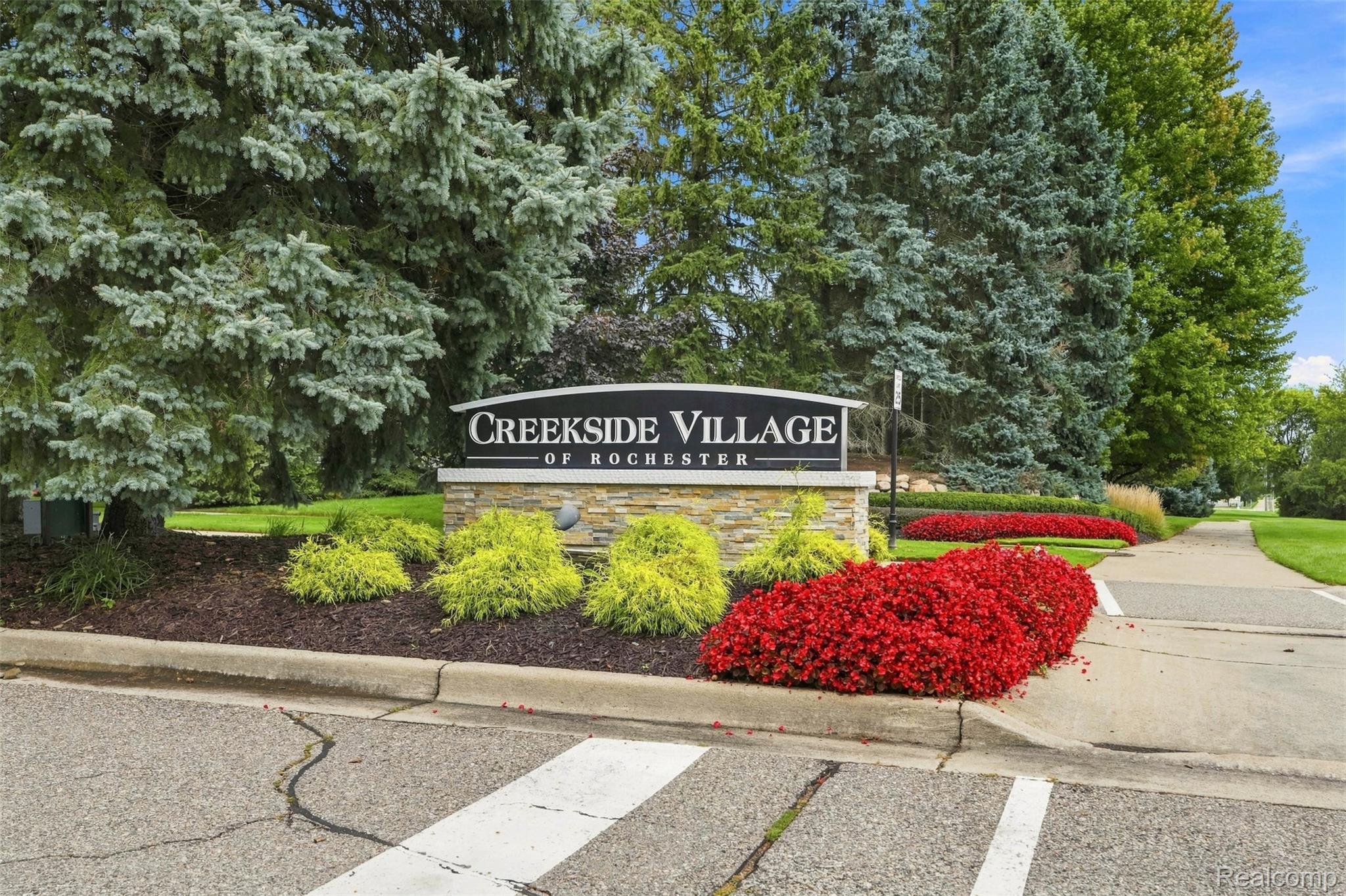 1385 Copper Circle Property Photo 3