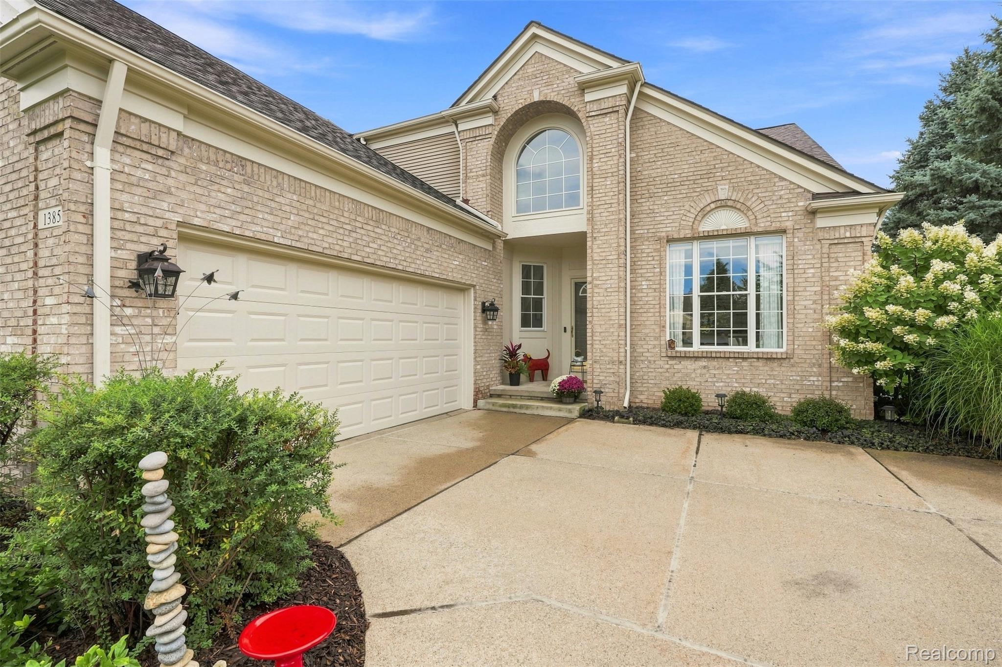 1385 Copper Circle Property Photo 7