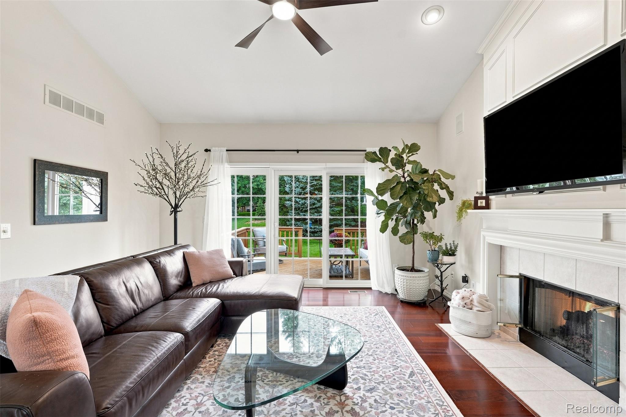 1385 Copper Circle Property Photo 11