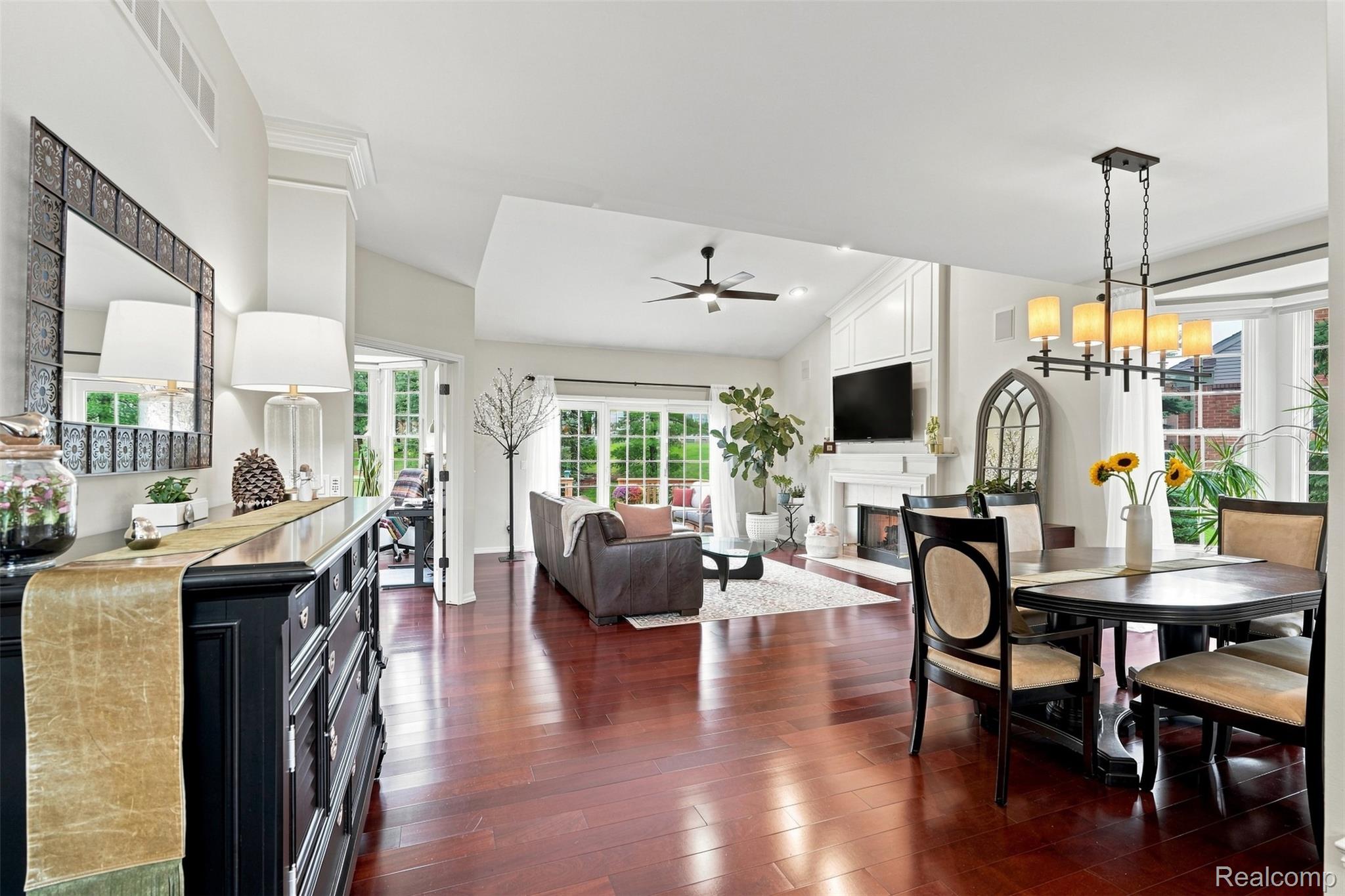 1385 Copper Circle Property Photo 16