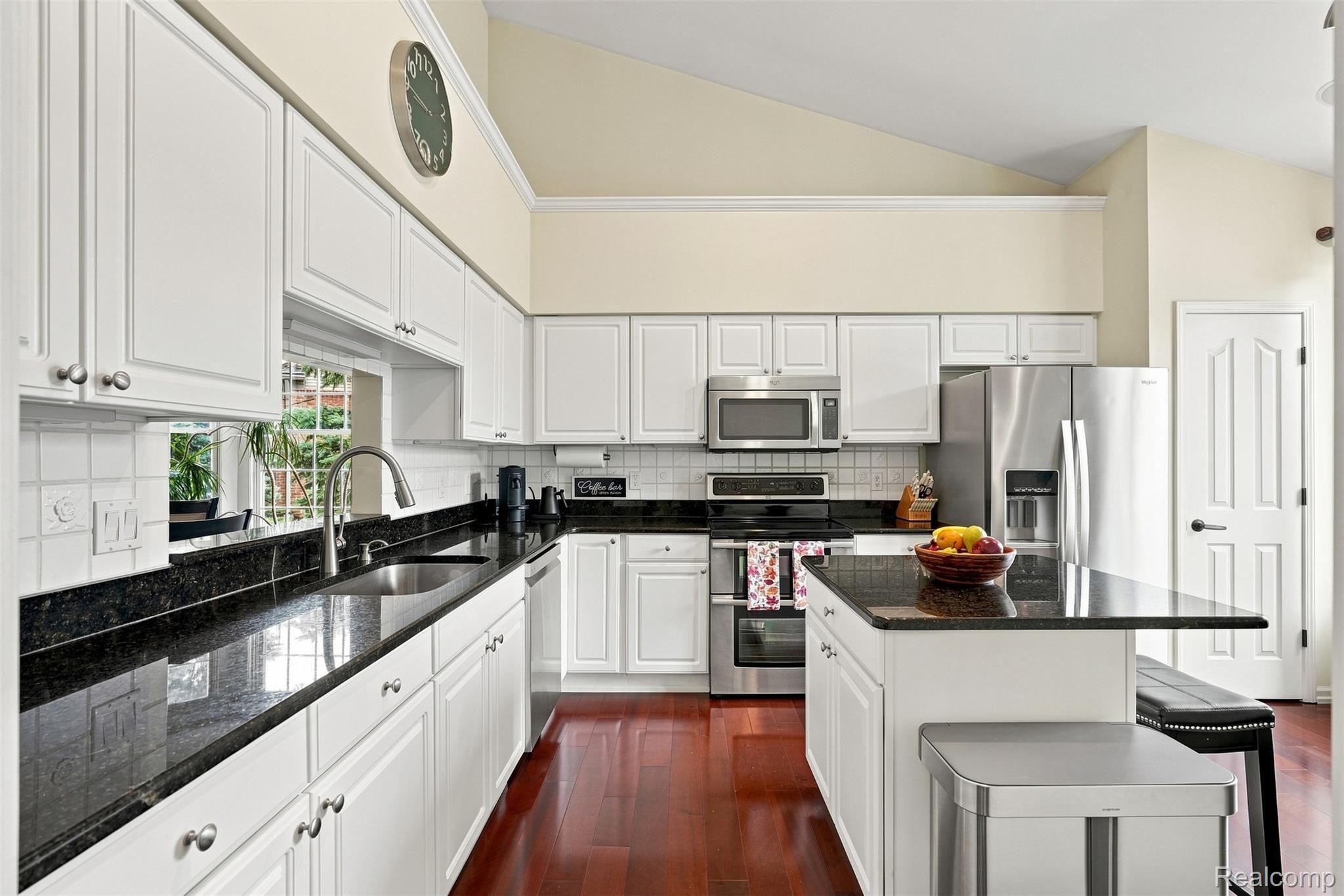 1385 Copper Circle Property Photo 17