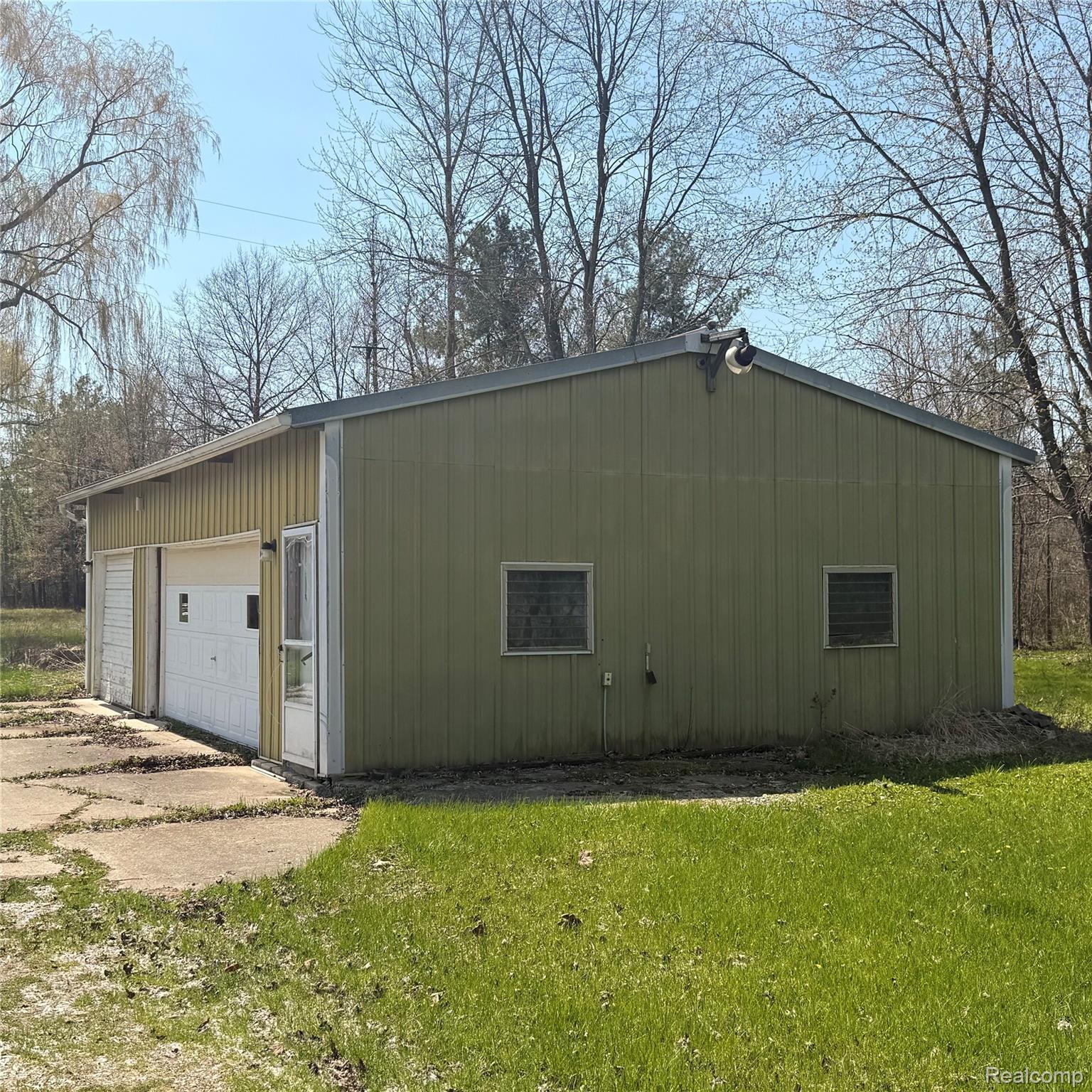 11779 Dunn Road Property Photo 3
