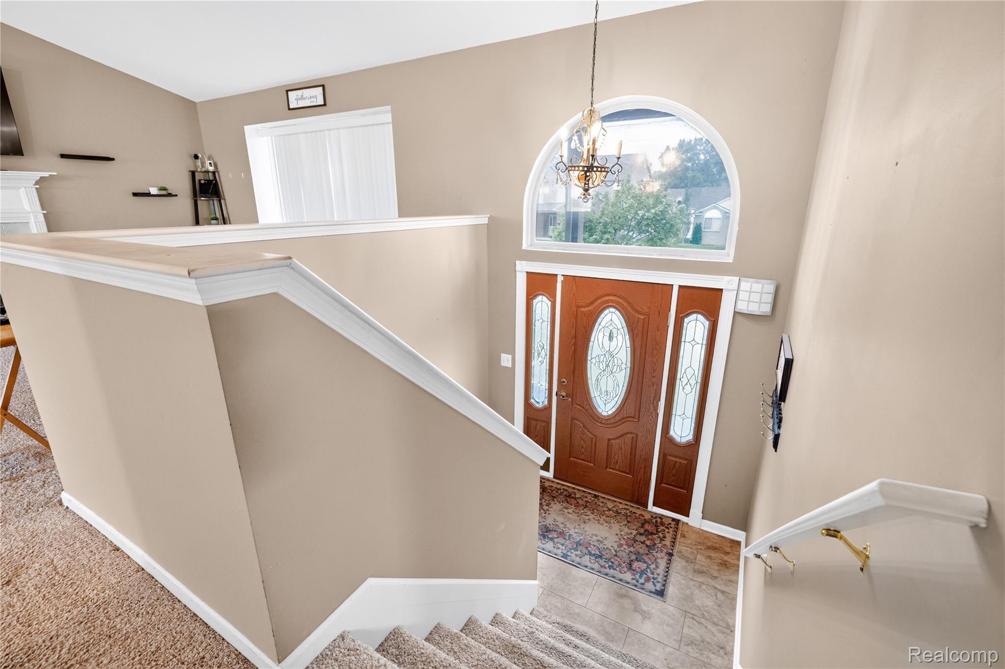 9166 Lantern Way Property Photo 4