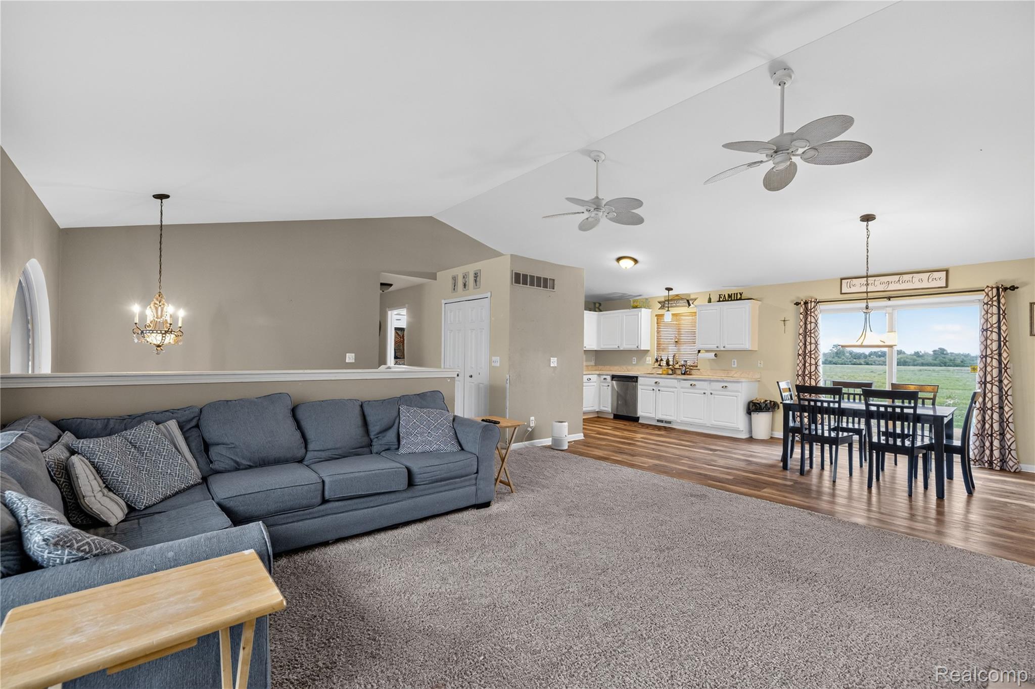9166 Lantern Way Property Photo 7