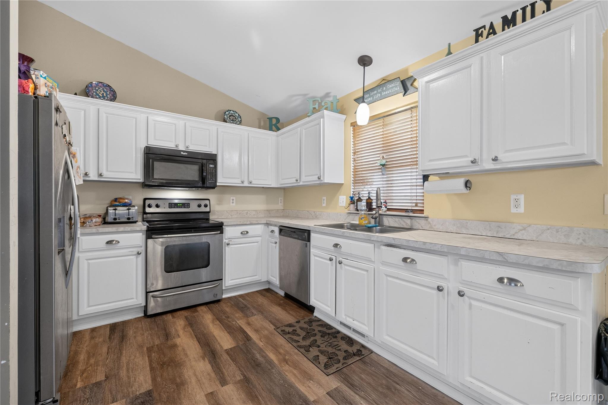 9166 Lantern Way Property Photo 9