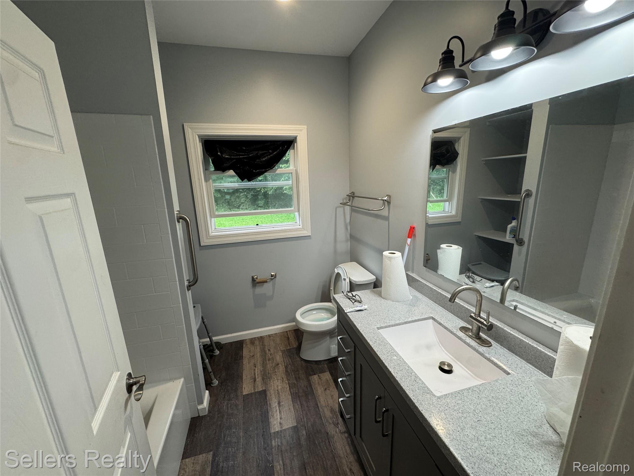 7230 N Mckinley Road Property Photo 6