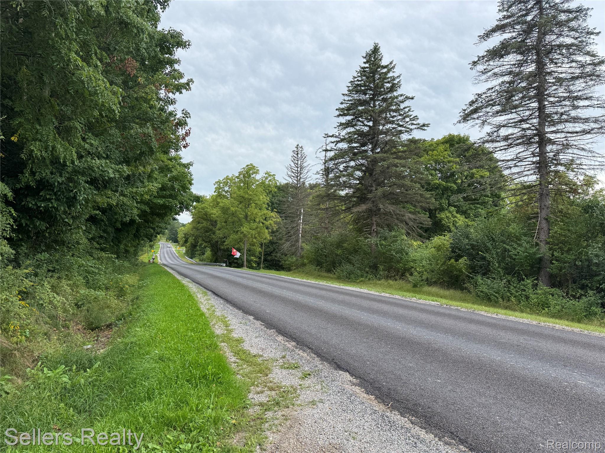 7230 N Mckinley Road Property Photo 14
