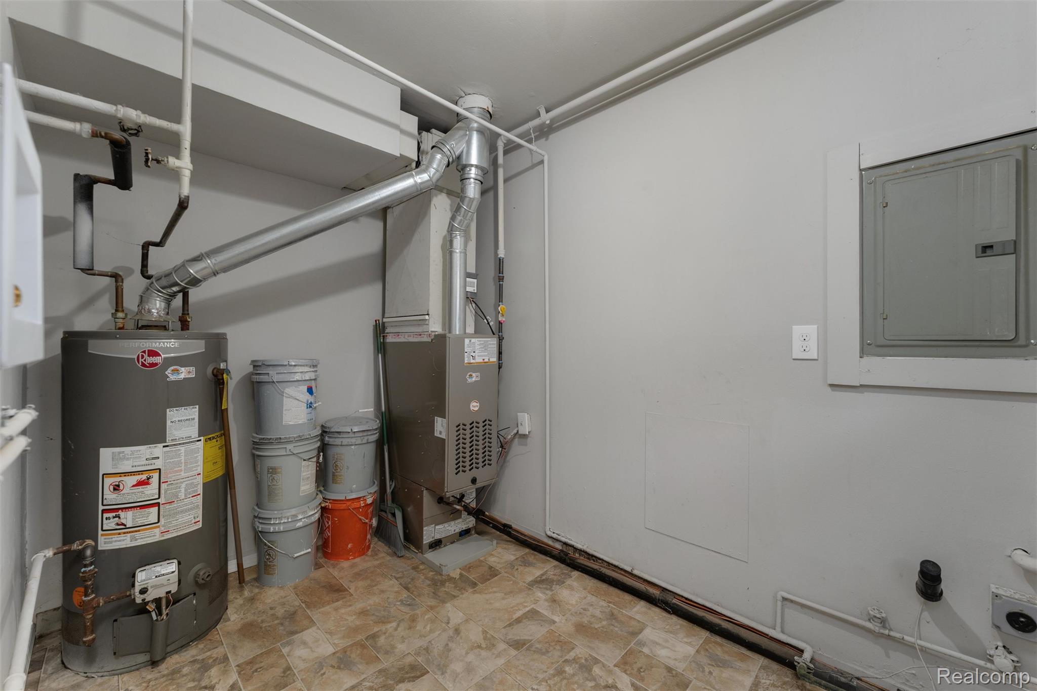 15751 W 14 Mile Road Property Photo 11