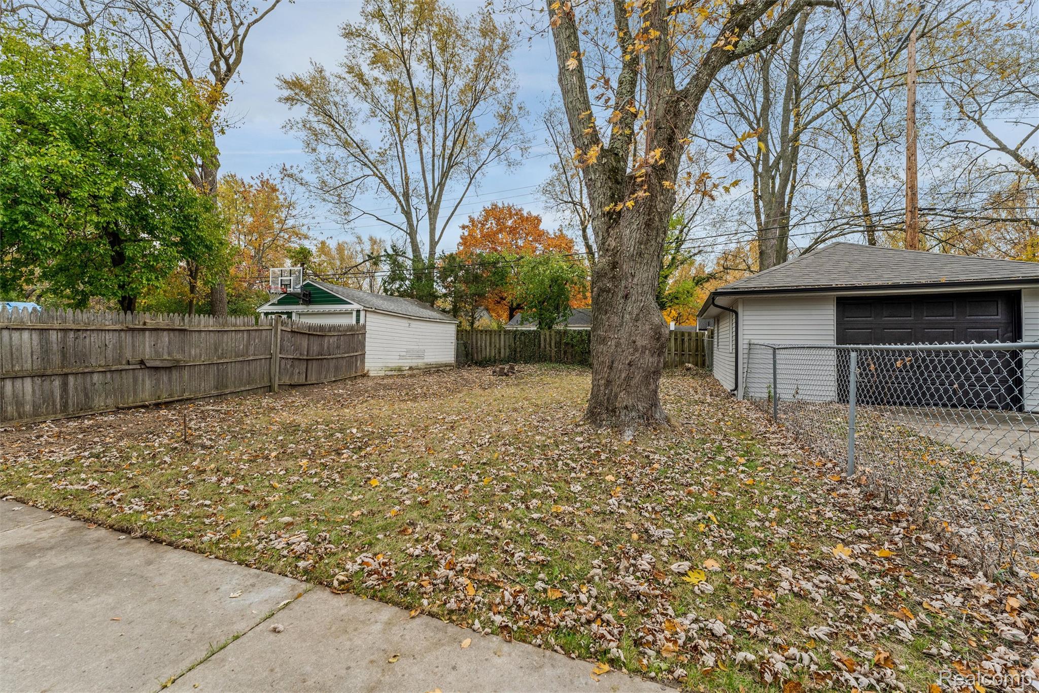 15751 W 14 Mile Road Property Photo 19