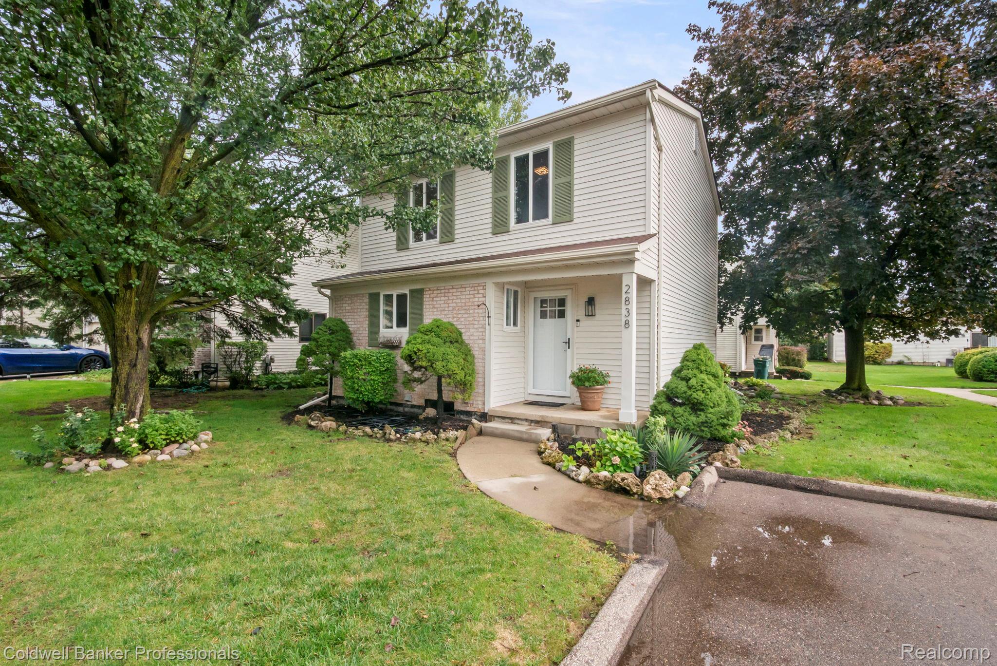 2838 Roundtree Drive Property Photo 1