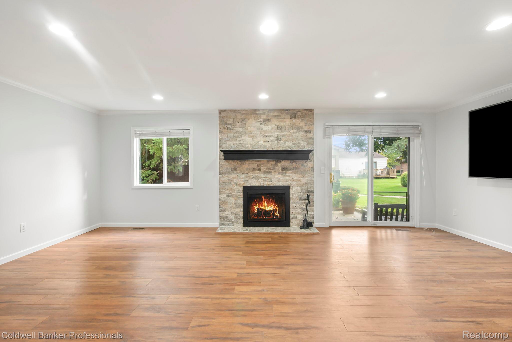 2838 Roundtree Drive Property Photo 8