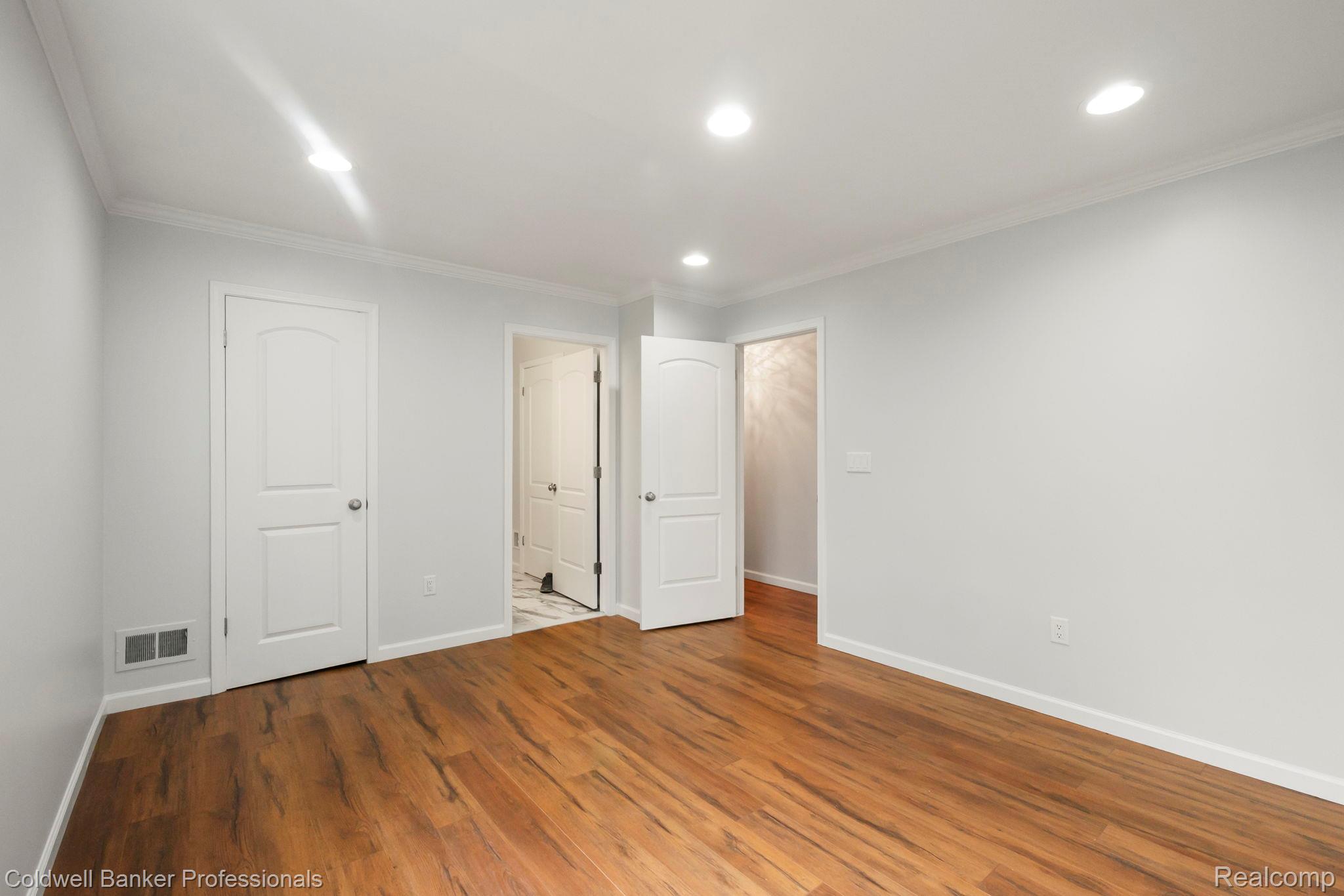 2838 Roundtree Drive Property Photo 29