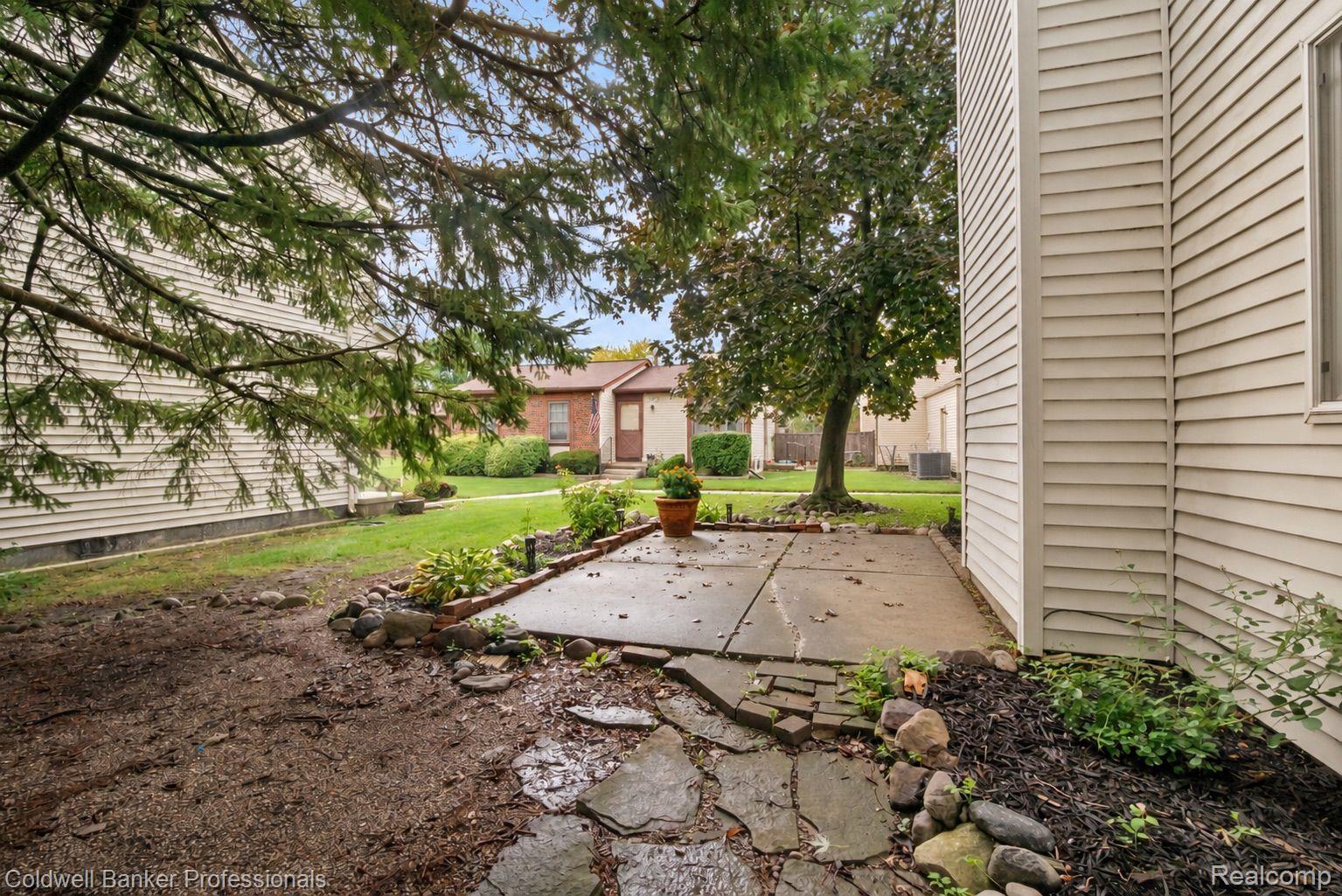 2838 Roundtree Drive Property Photo 45
