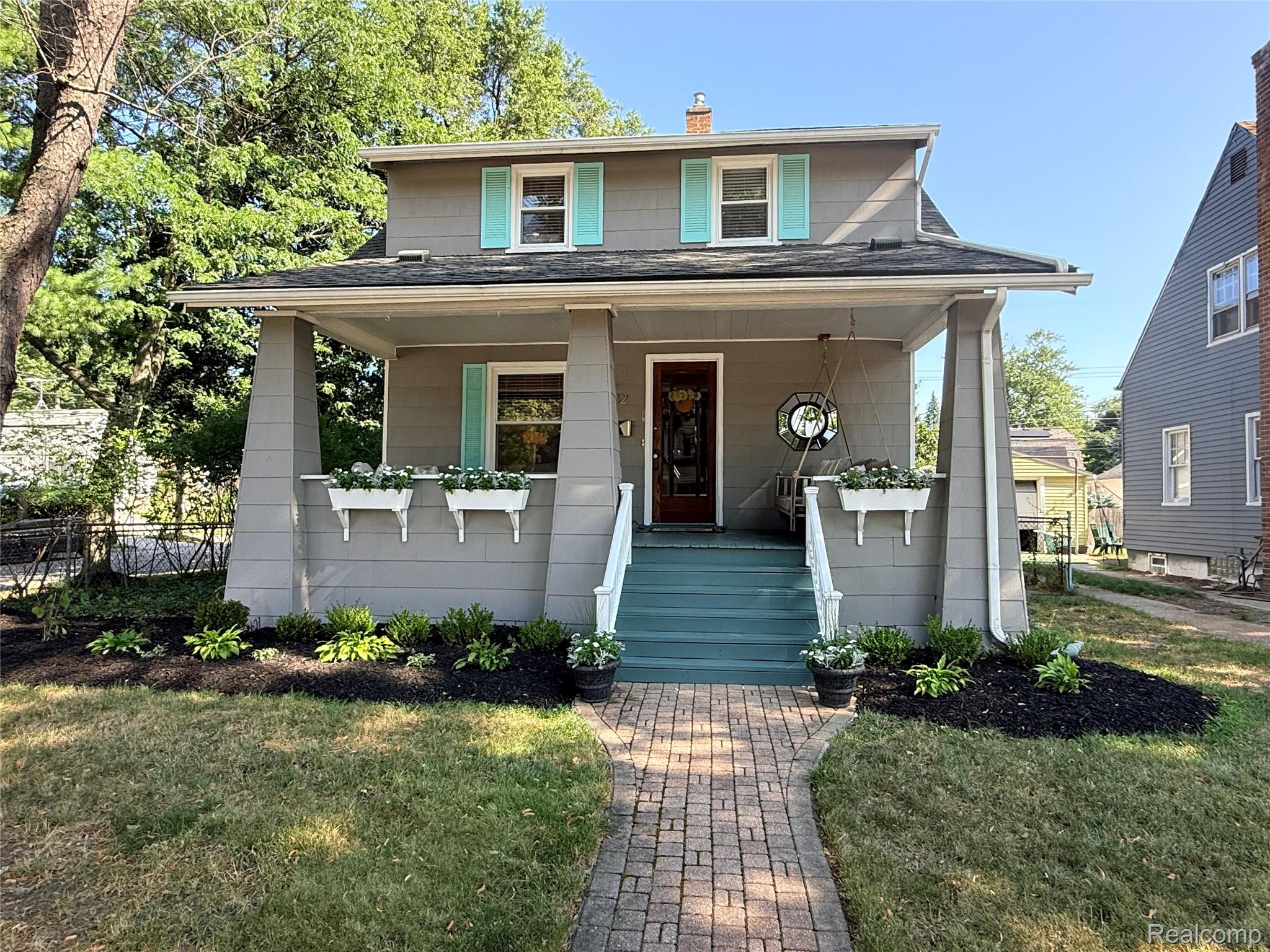 232 W Houstonia Avenue Property Photo 1