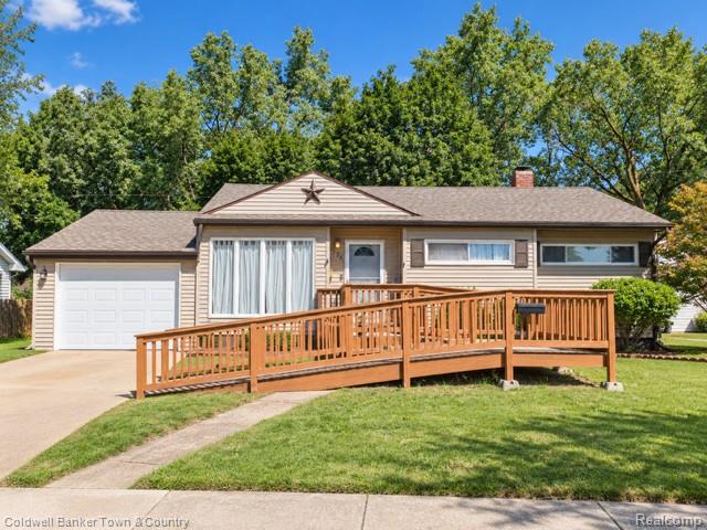 734 Elmwood Drive Property Photo 1
