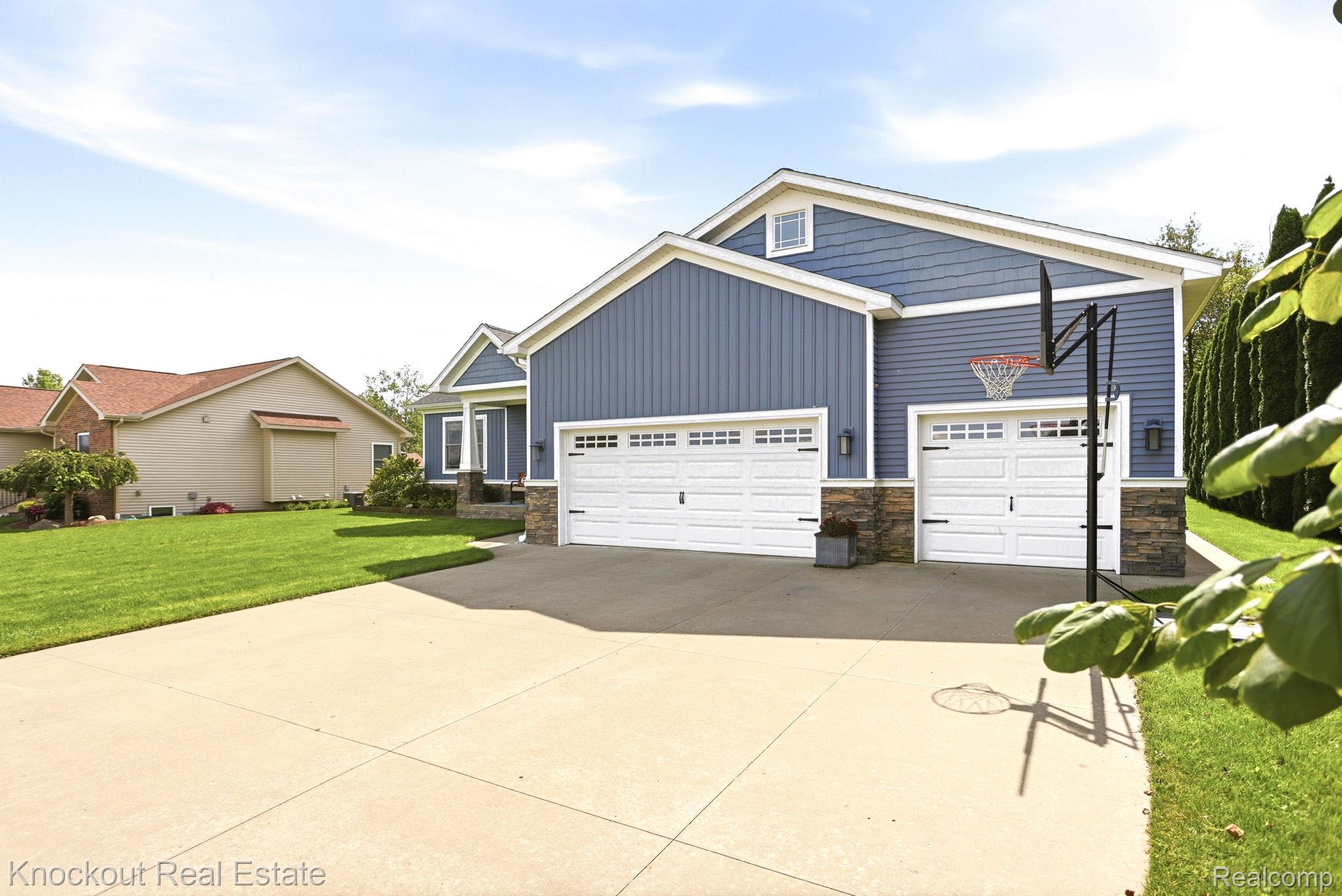 10180 Deere Drive Property Photo 5