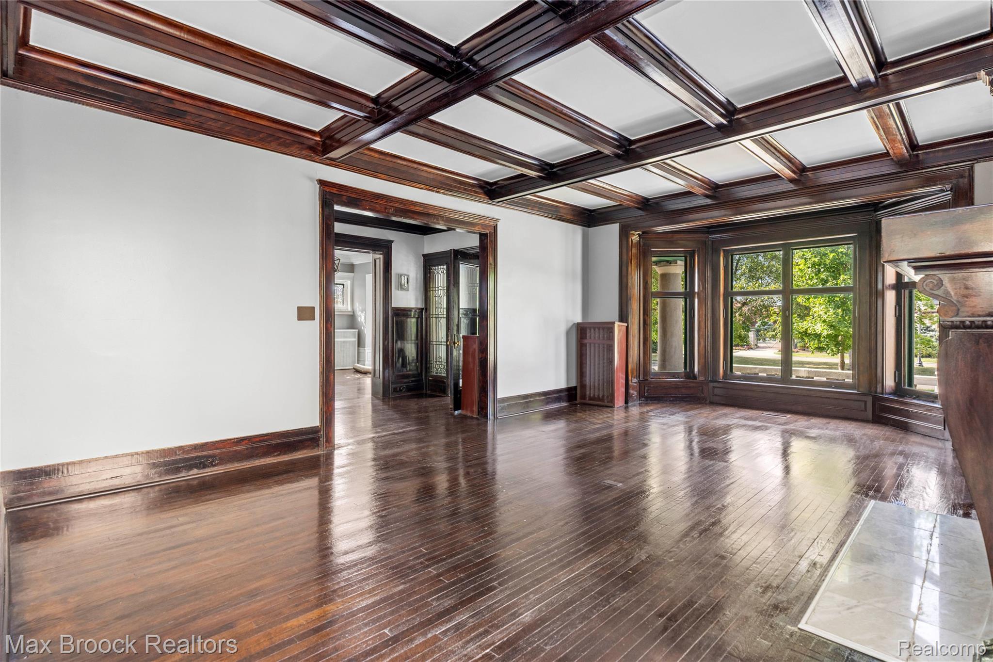 94 E Boston Boulevard Property Photo 12
