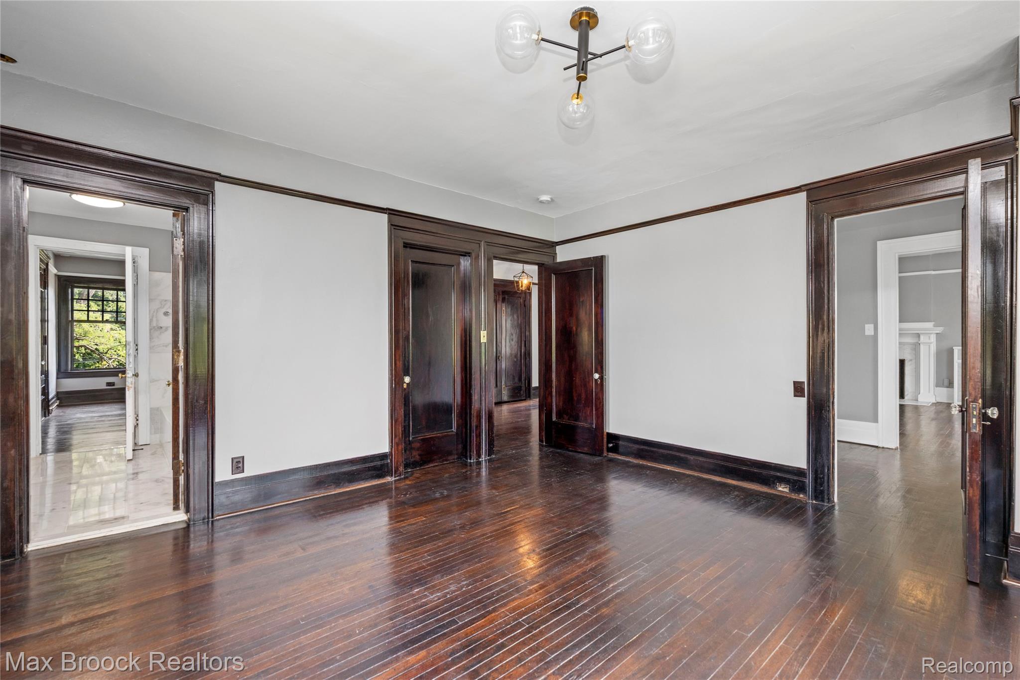 94 E Boston Boulevard Property Photo 13