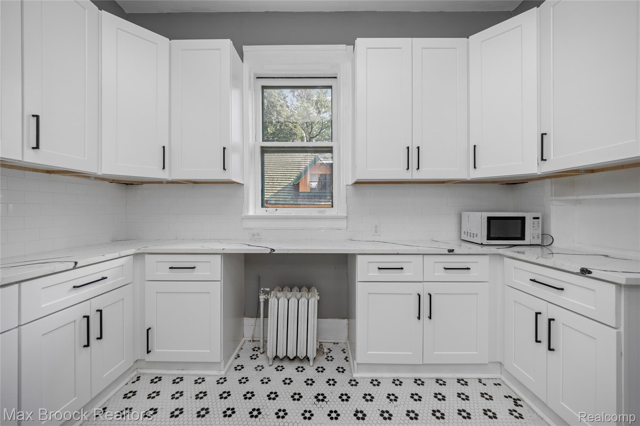 94 E Boston Boulevard Property Photo 14