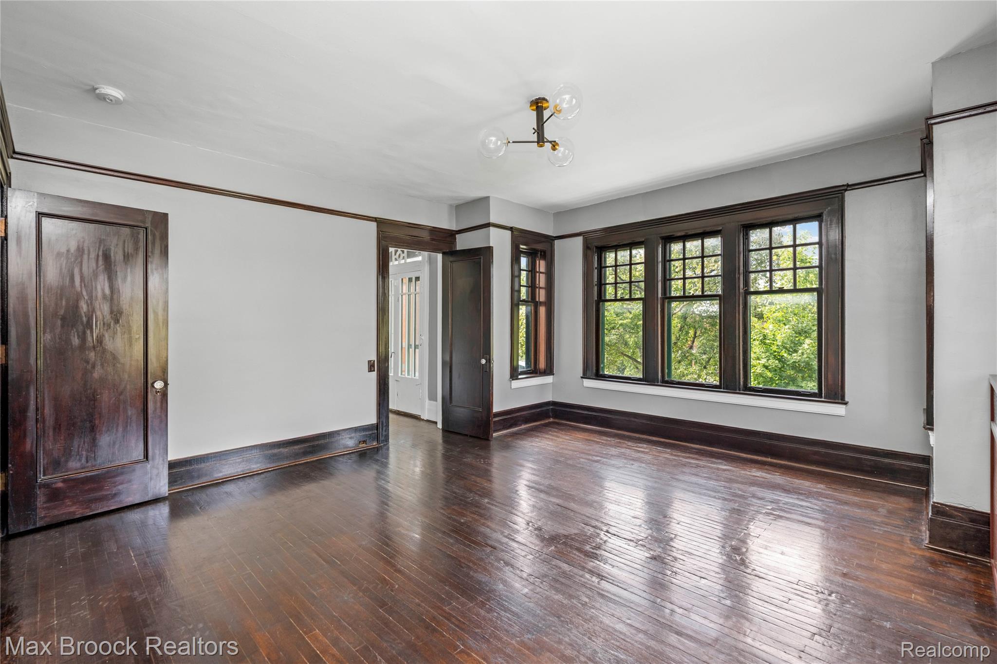 94 E Boston Boulevard Property Photo 23