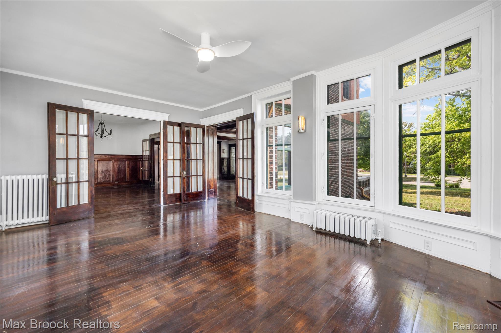 94 E Boston Boulevard Property Photo 24