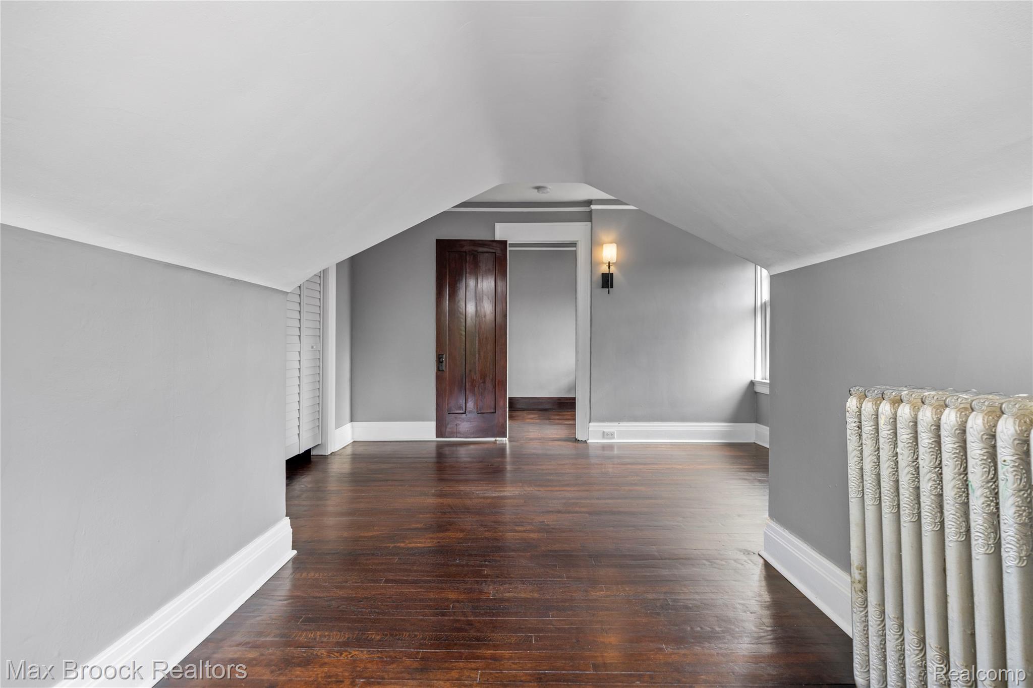 94 E Boston Boulevard Property Photo 28