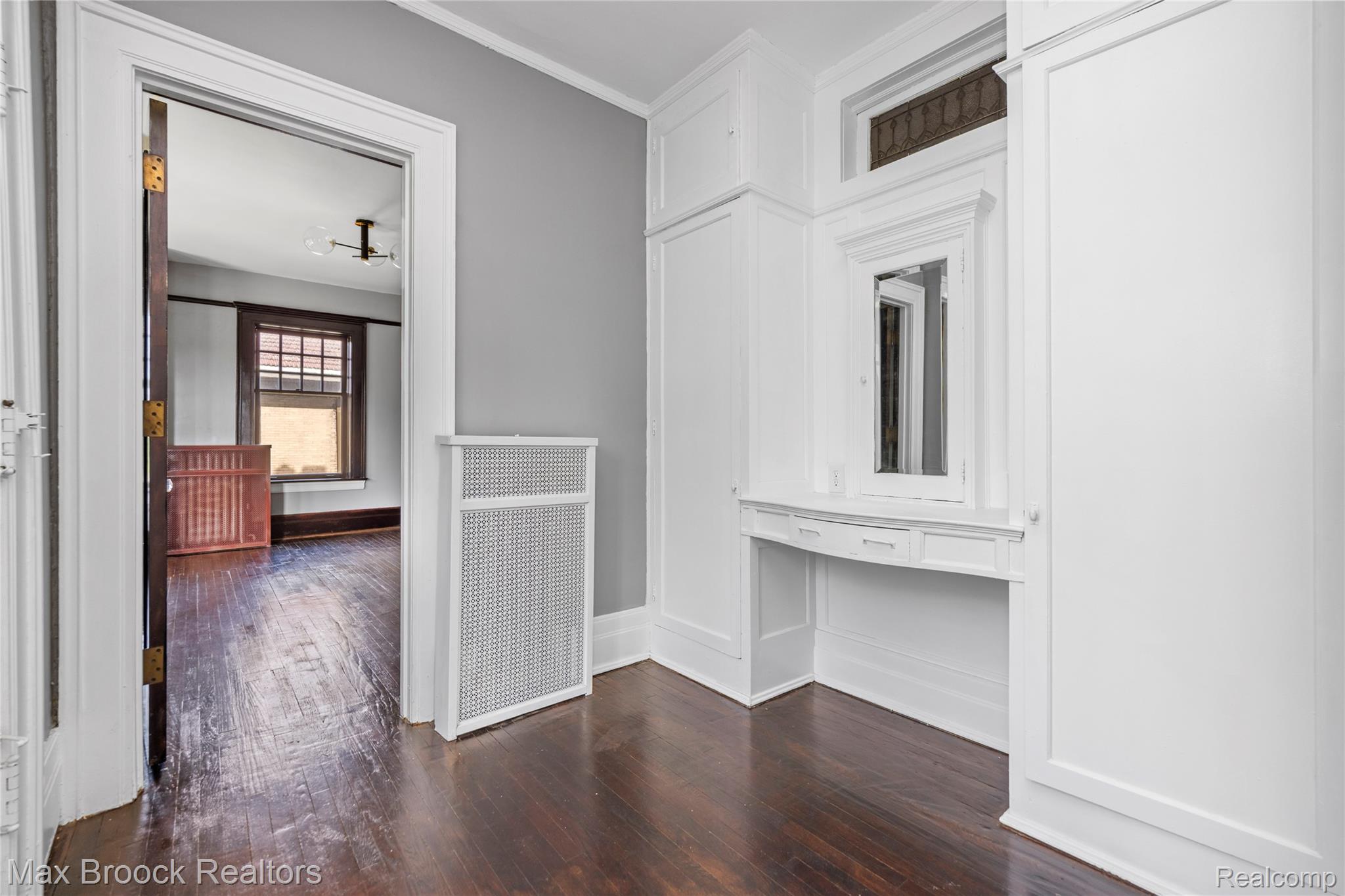 94 E Boston Boulevard Property Photo 35