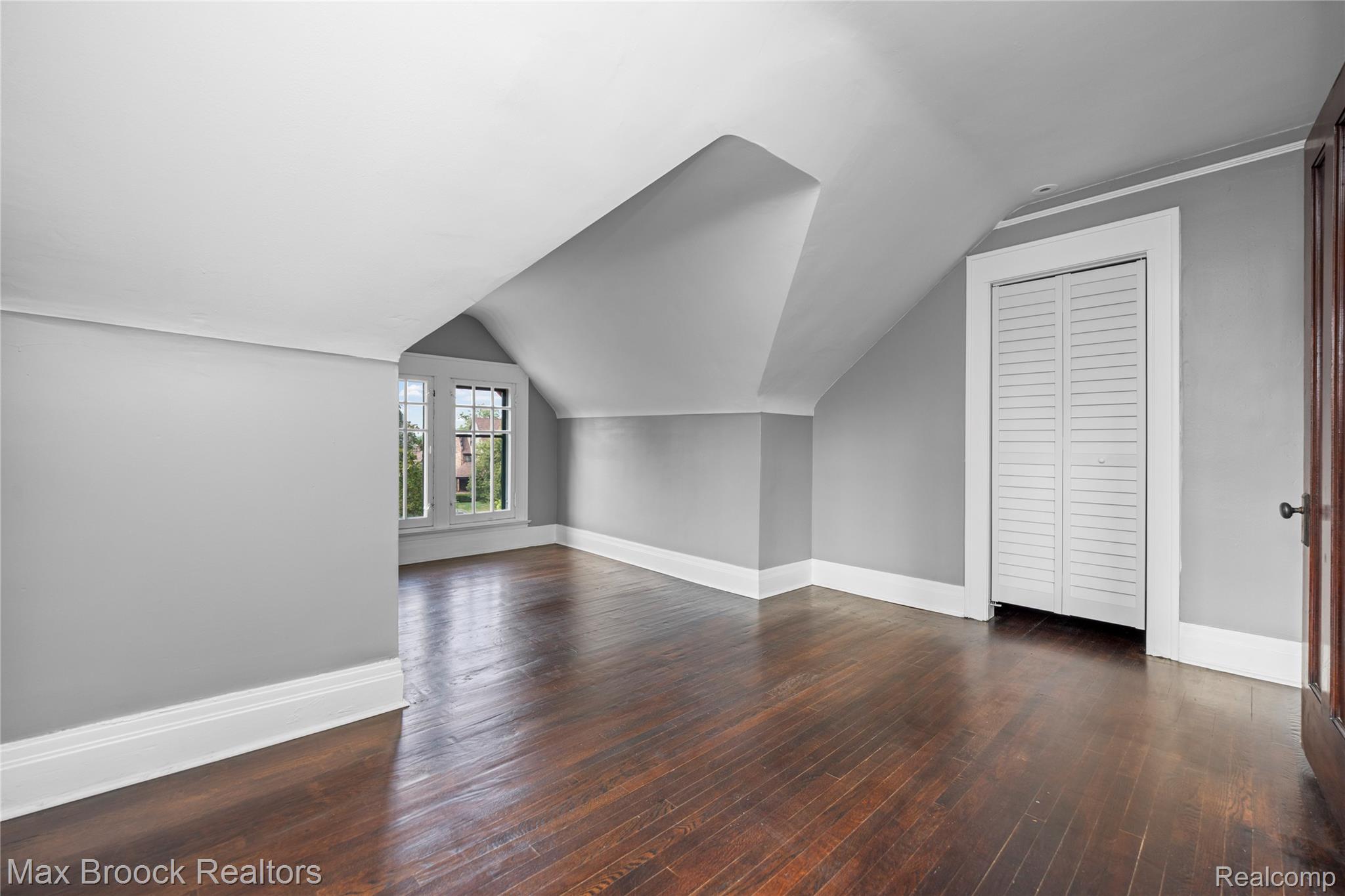 94 E Boston Boulevard Property Photo 37