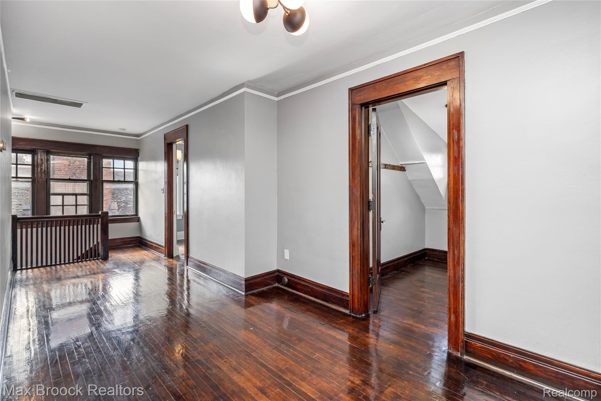 94 E Boston Boulevard Property Photo 44
