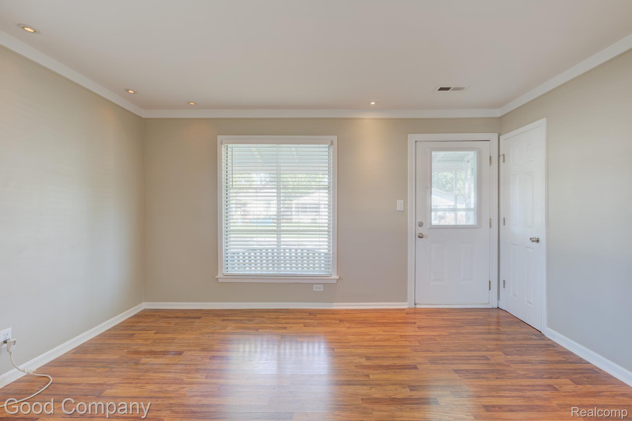 38 E Rowland Avenue Property Photo 4