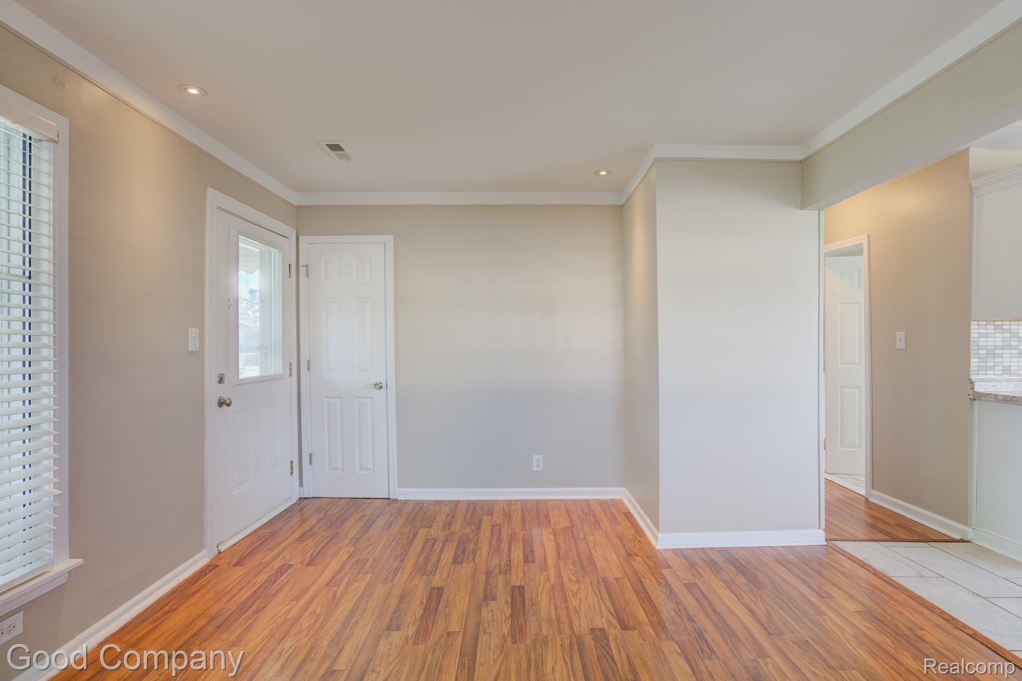 38 E Rowland Avenue Property Photo 5